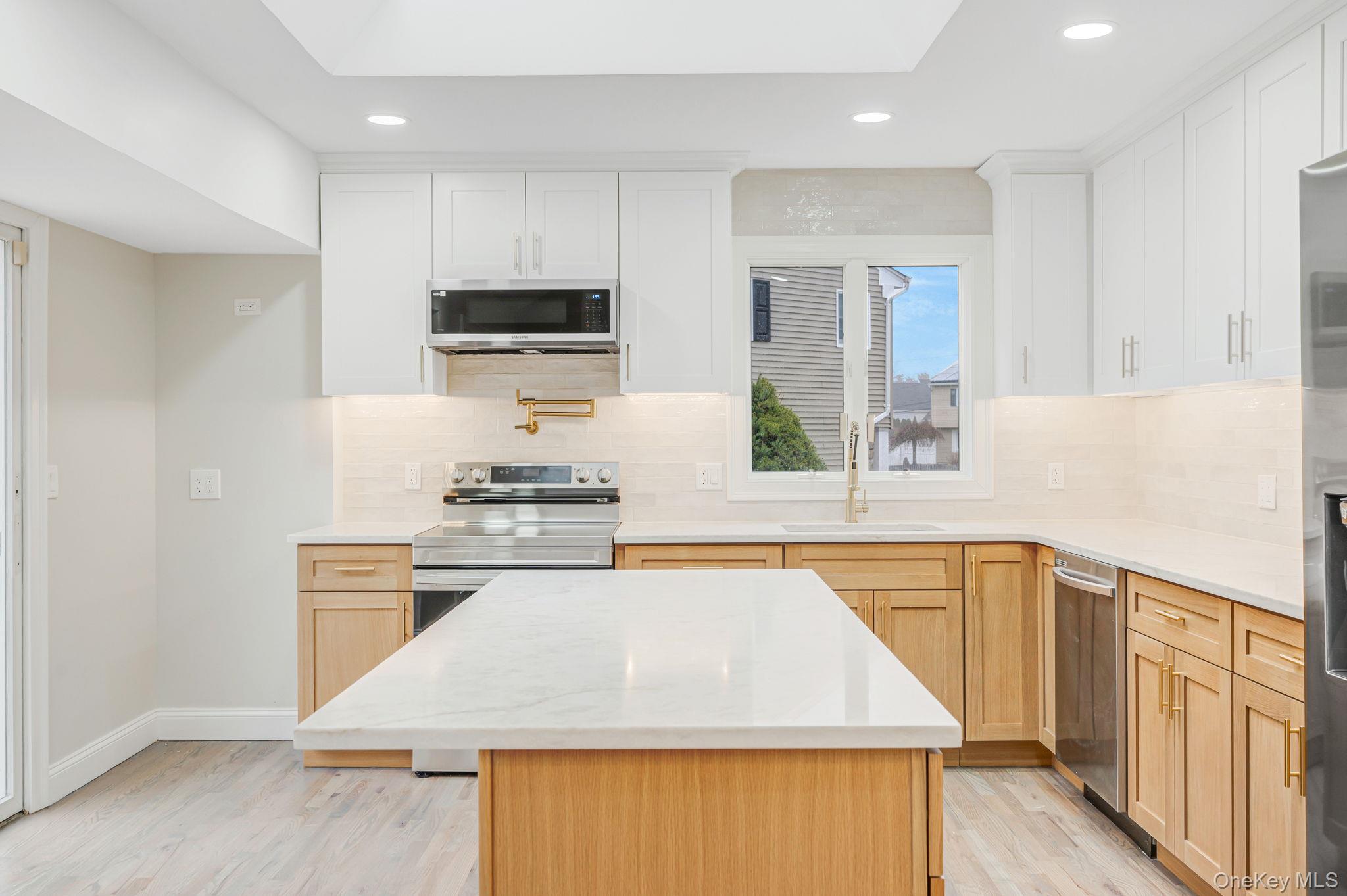 #4 photo, 12 Crabapple Lane, Commack , NY 11725