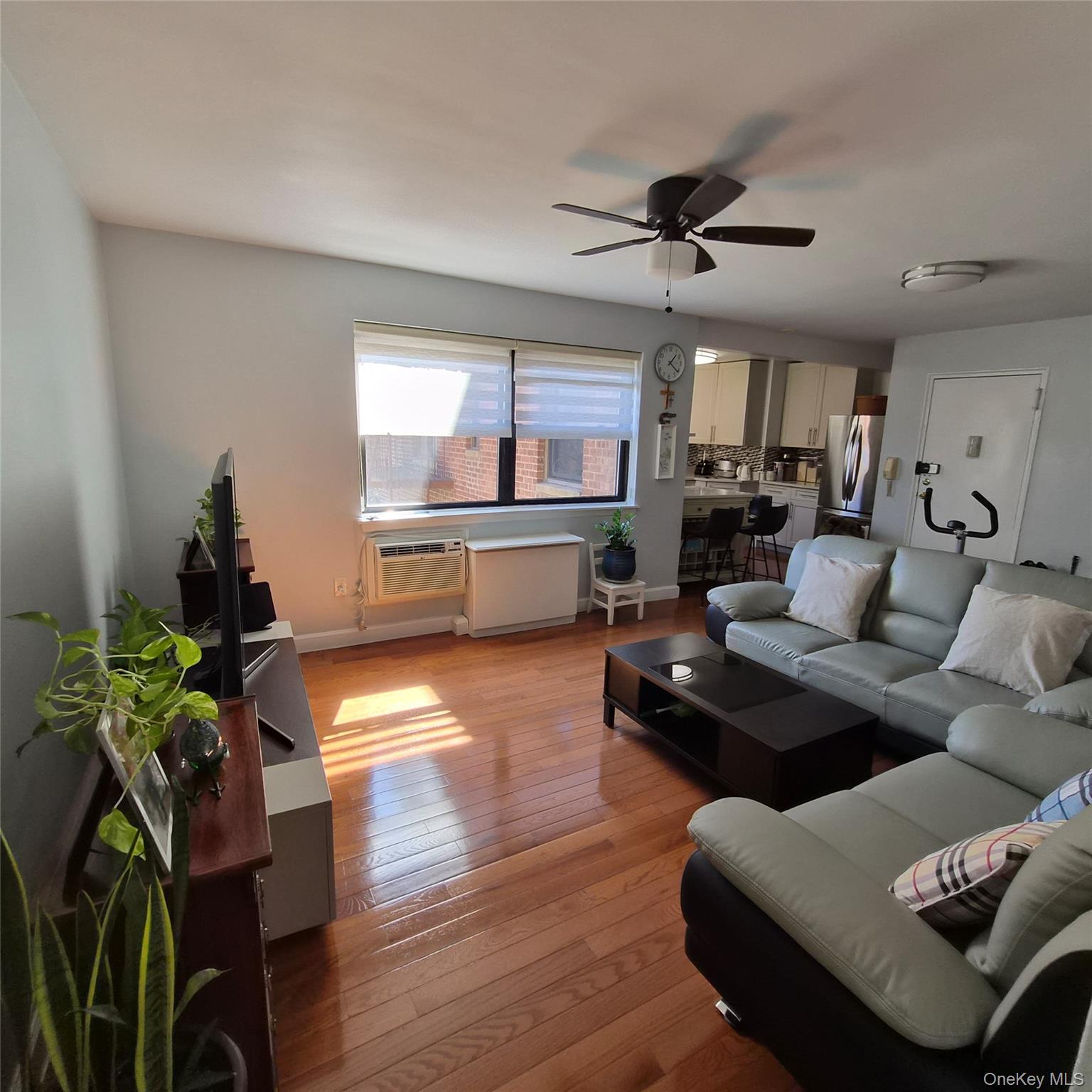 #4 photo, 46-41 215 Street, Bayside , NY 11361