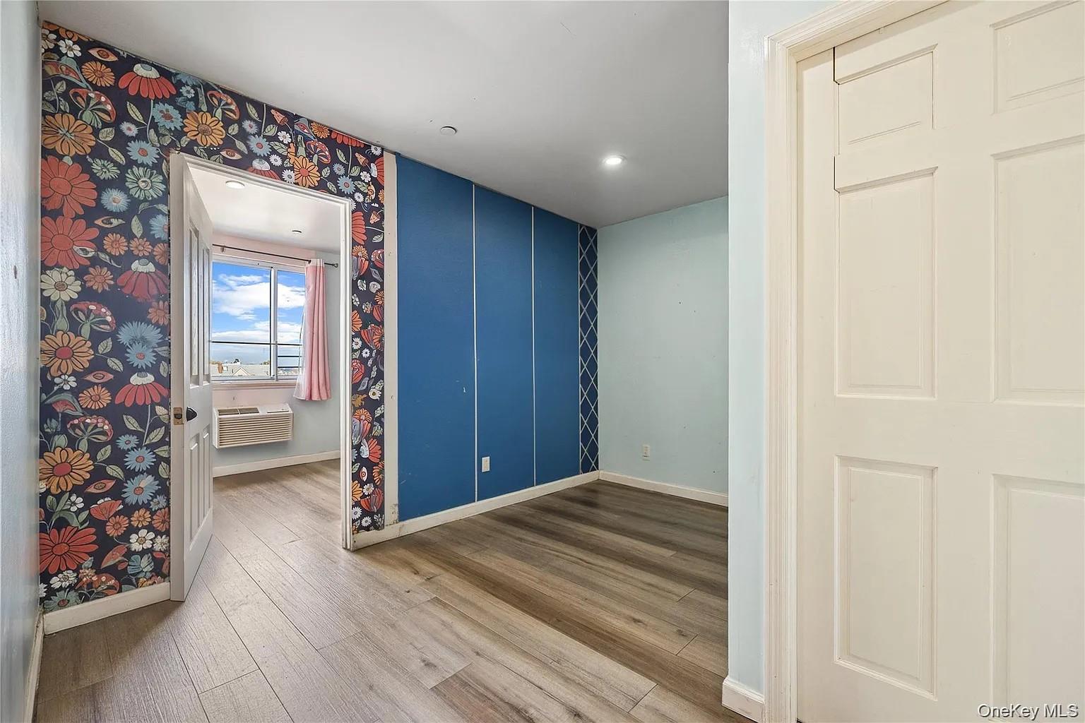 #14 photo, 10607 Northern Boulevard, कोरोना Corona , NY 11368