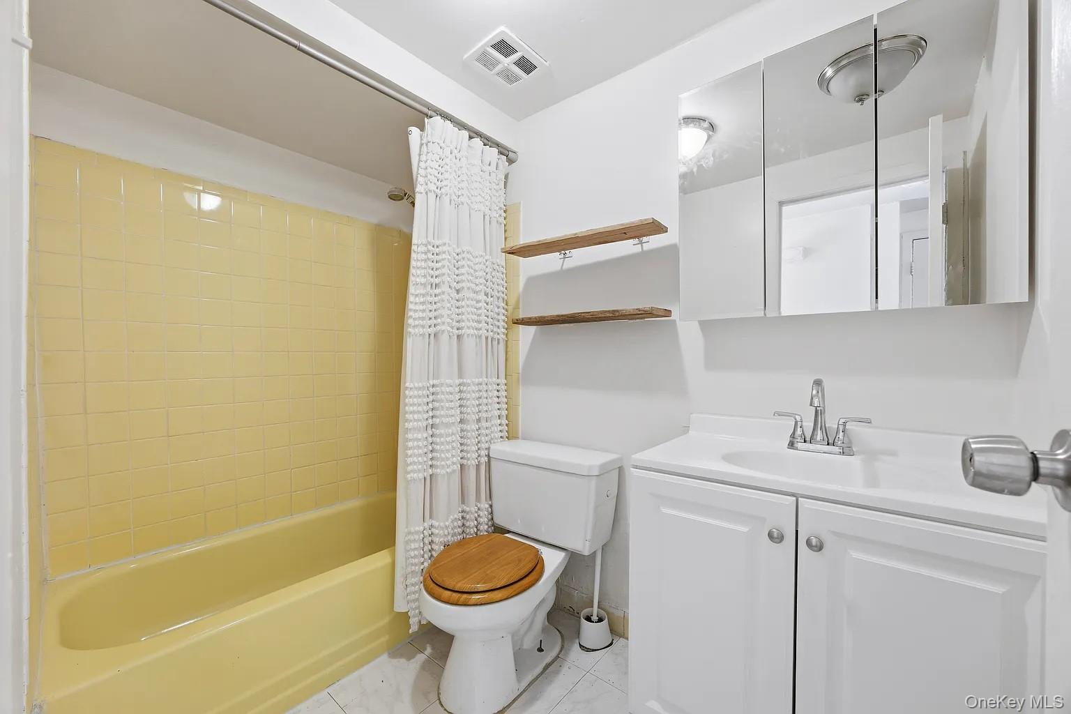 #16 photo, 1327 Bell Boulevard, Bayside , NY 11360