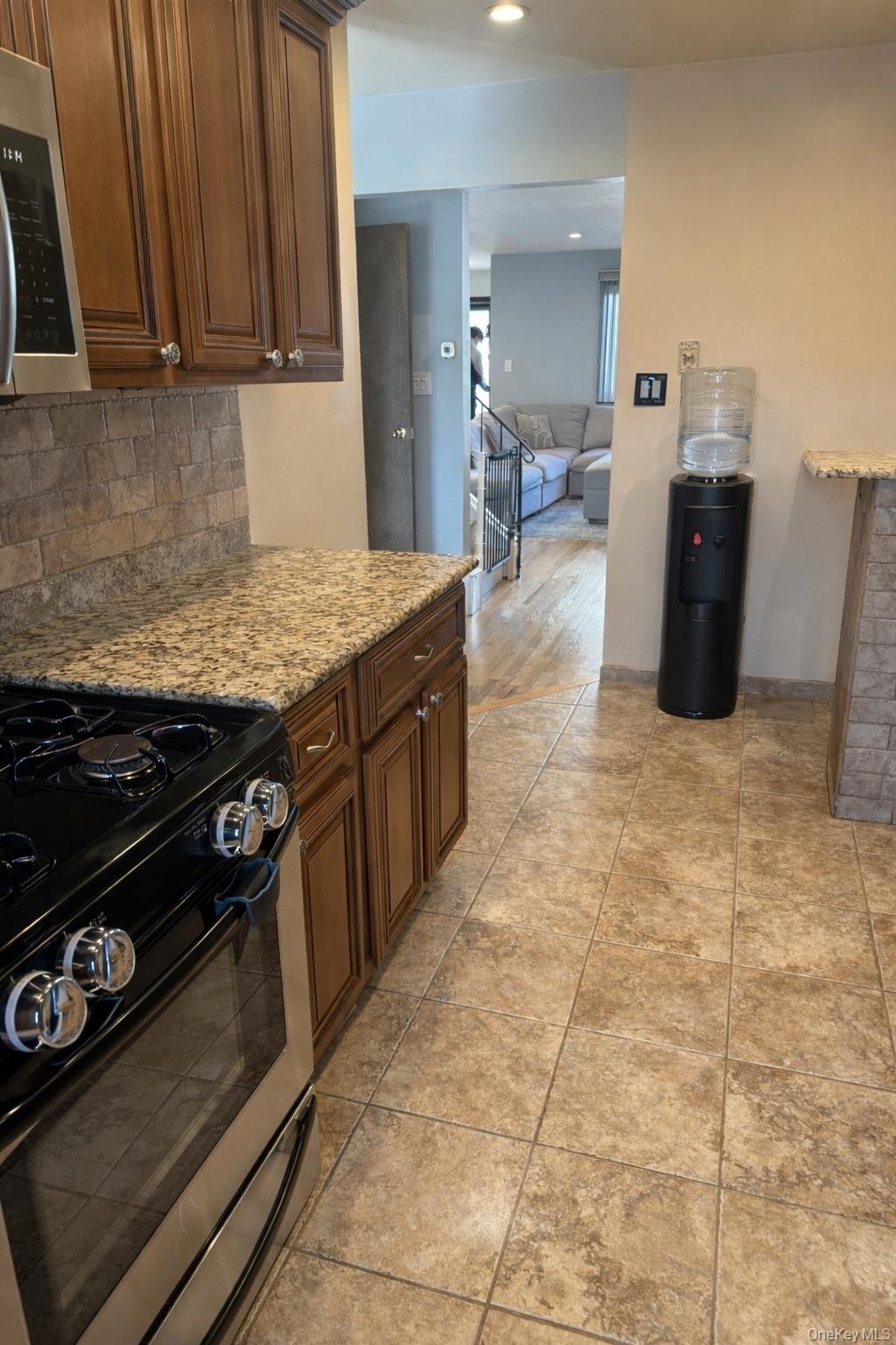 #8 photo, 88 E Valley Stream Boulevard, 长岛 Valley Stream , NY 11580