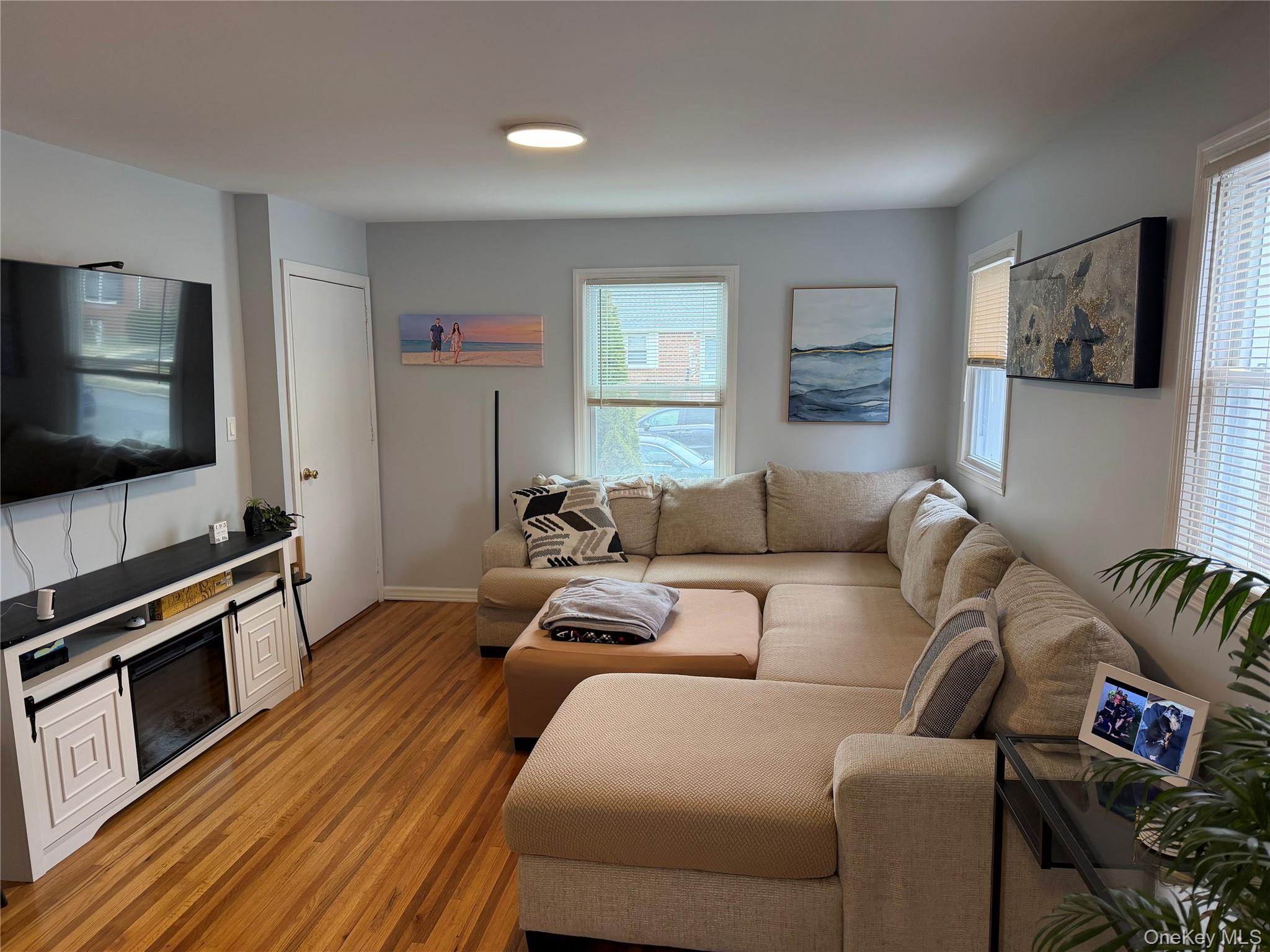 #6 photo, 222 Colonial Avenue, Williston Park , NY 11596