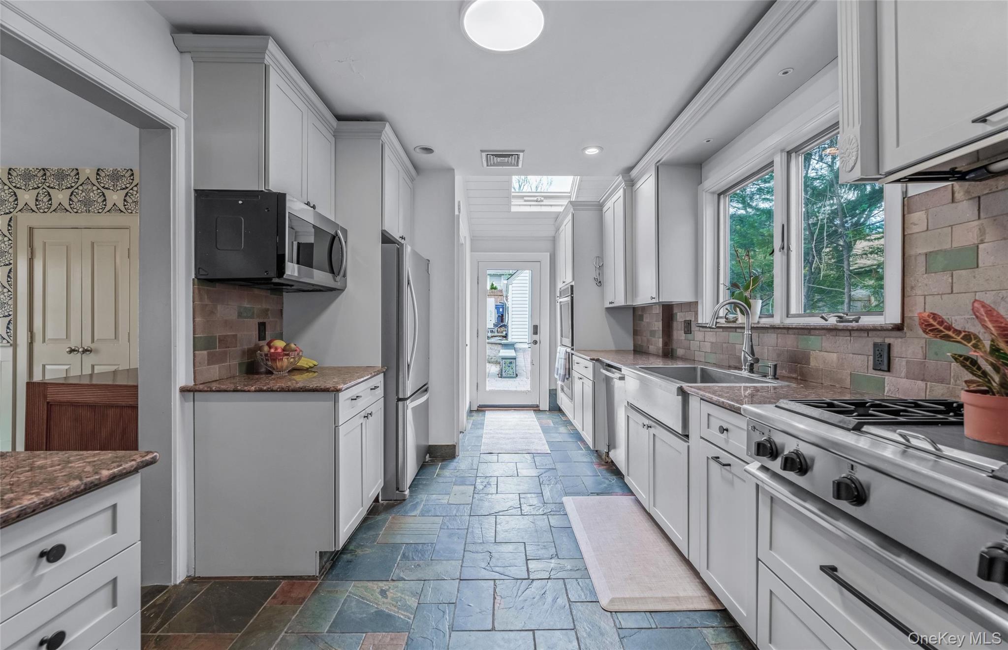 #17 photo, 340 Manor Road, 皇后区 道格拉斯顿 Douglaston , NY 11363