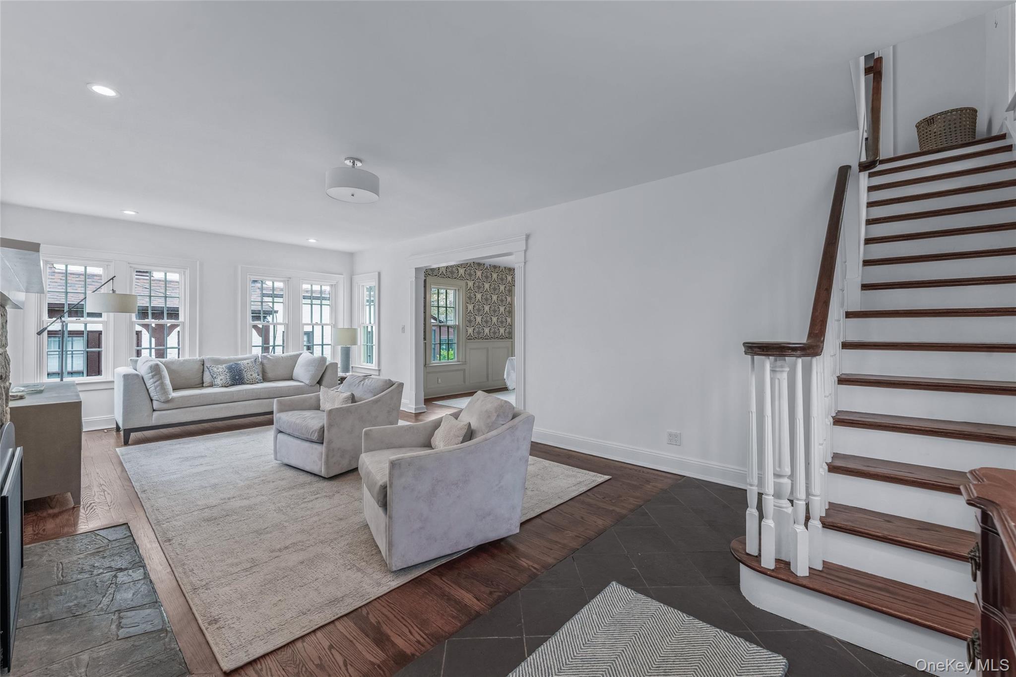 #4 photo, 340 Manor Road, 皇后区 道格拉斯顿 Douglaston , NY 11363