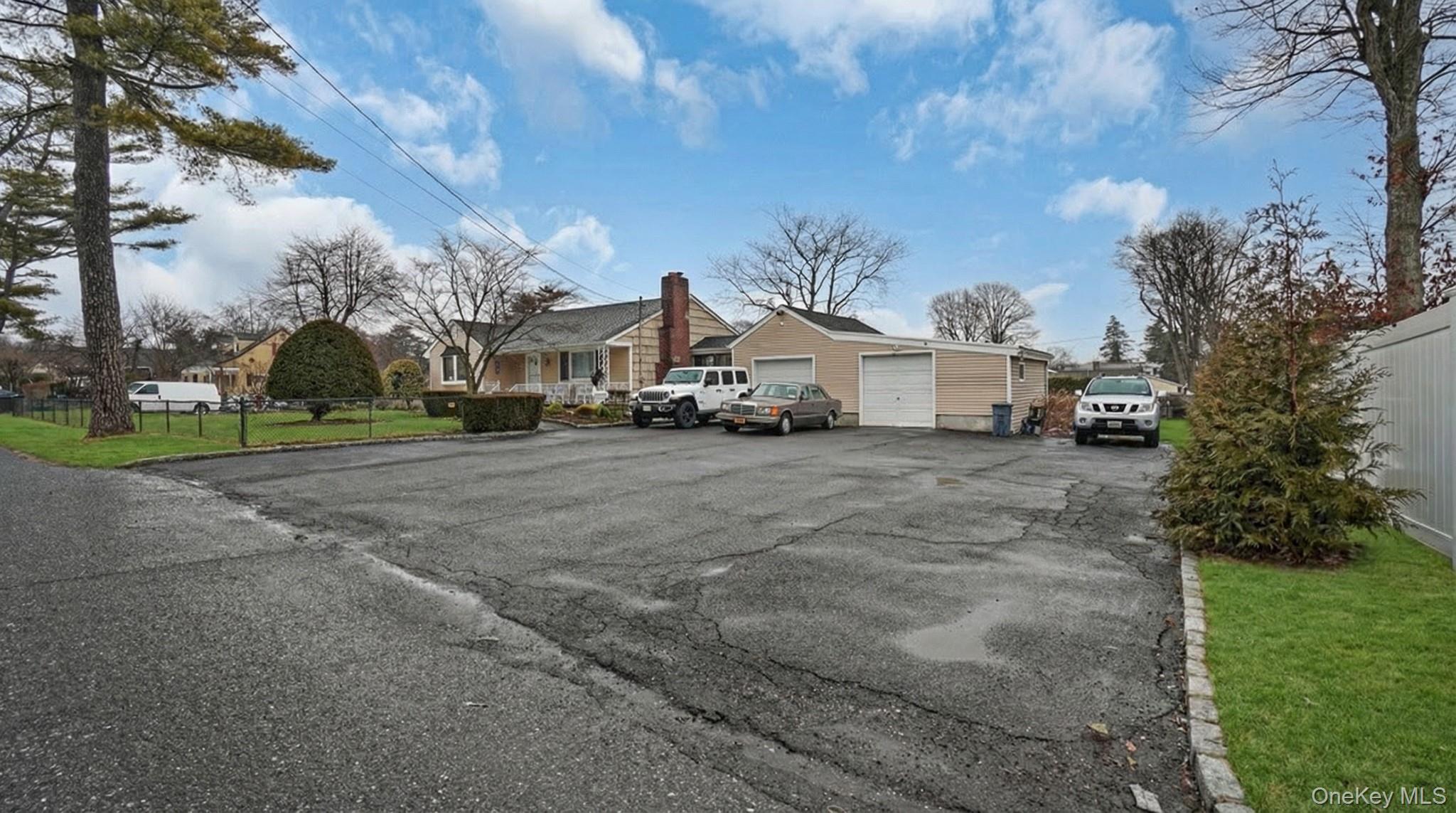 #15 photo, 4 Roosevelt Street, Brentwood , NY 11717