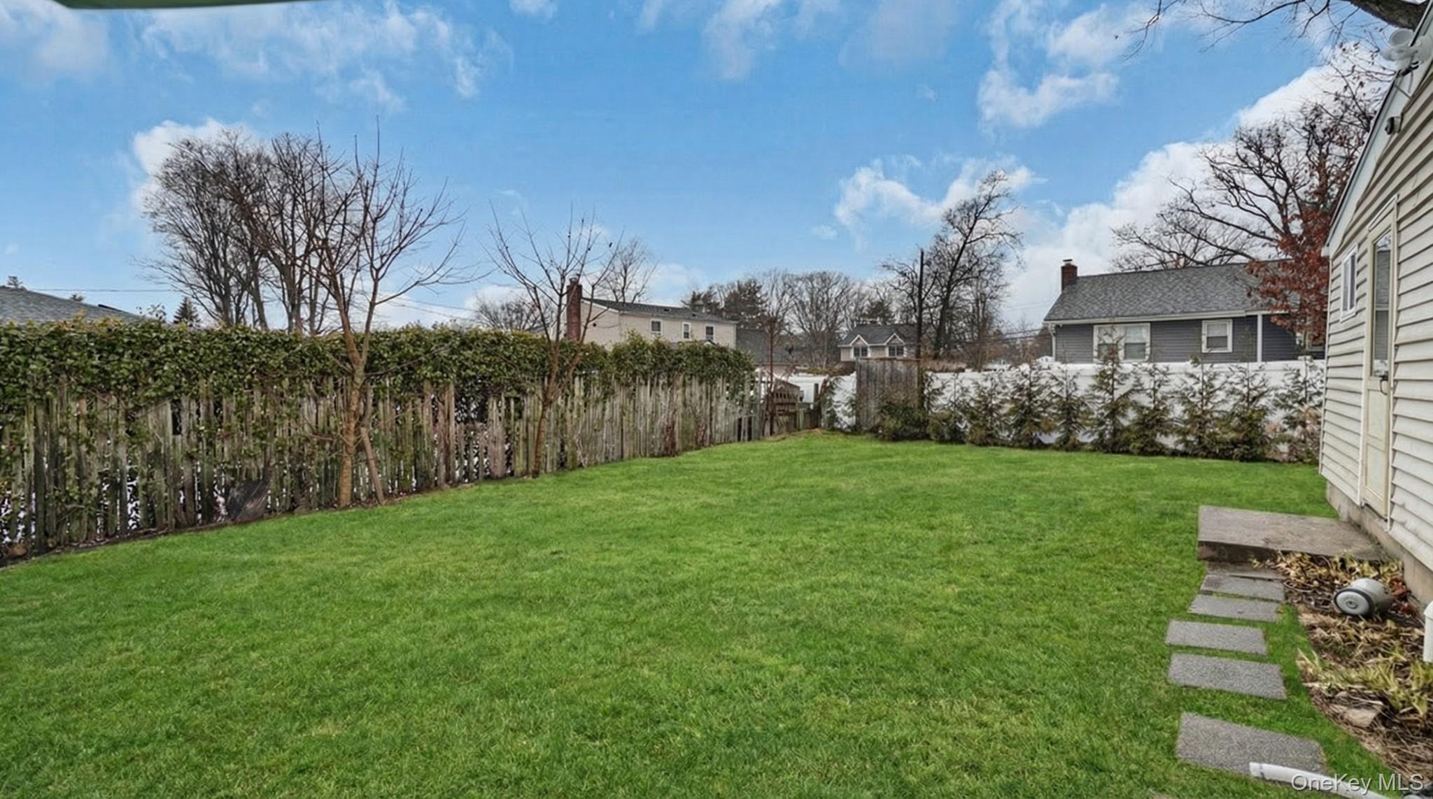 #16 photo, 4 Roosevelt Street, Brentwood , NY 11717