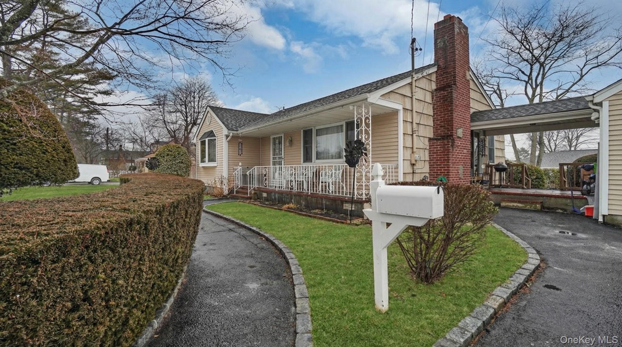 #3 photo, 4 Roosevelt Street, Brentwood , NY 11717