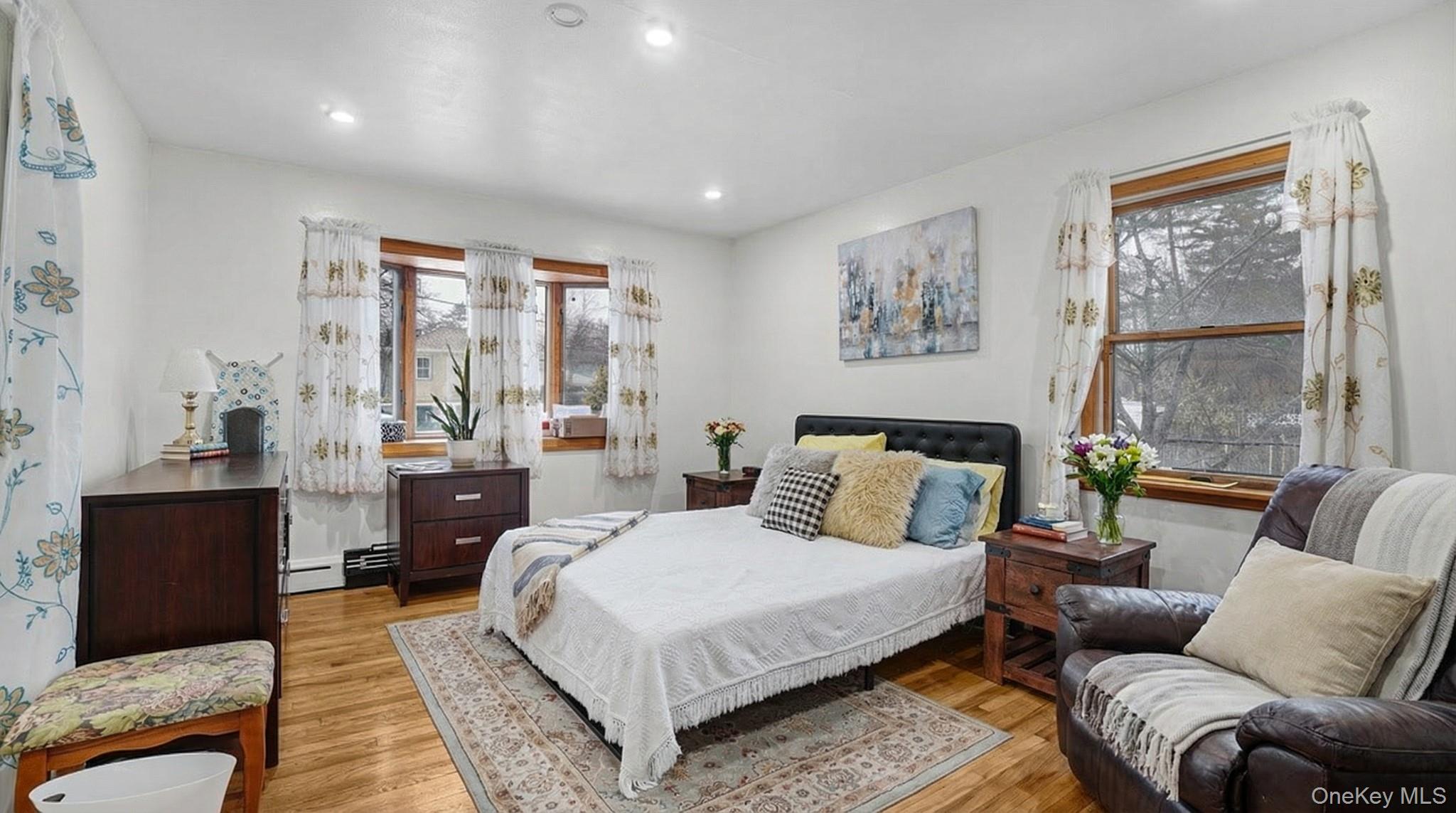 #9 photo, 4 Roosevelt Street, Brentwood , NY 11717