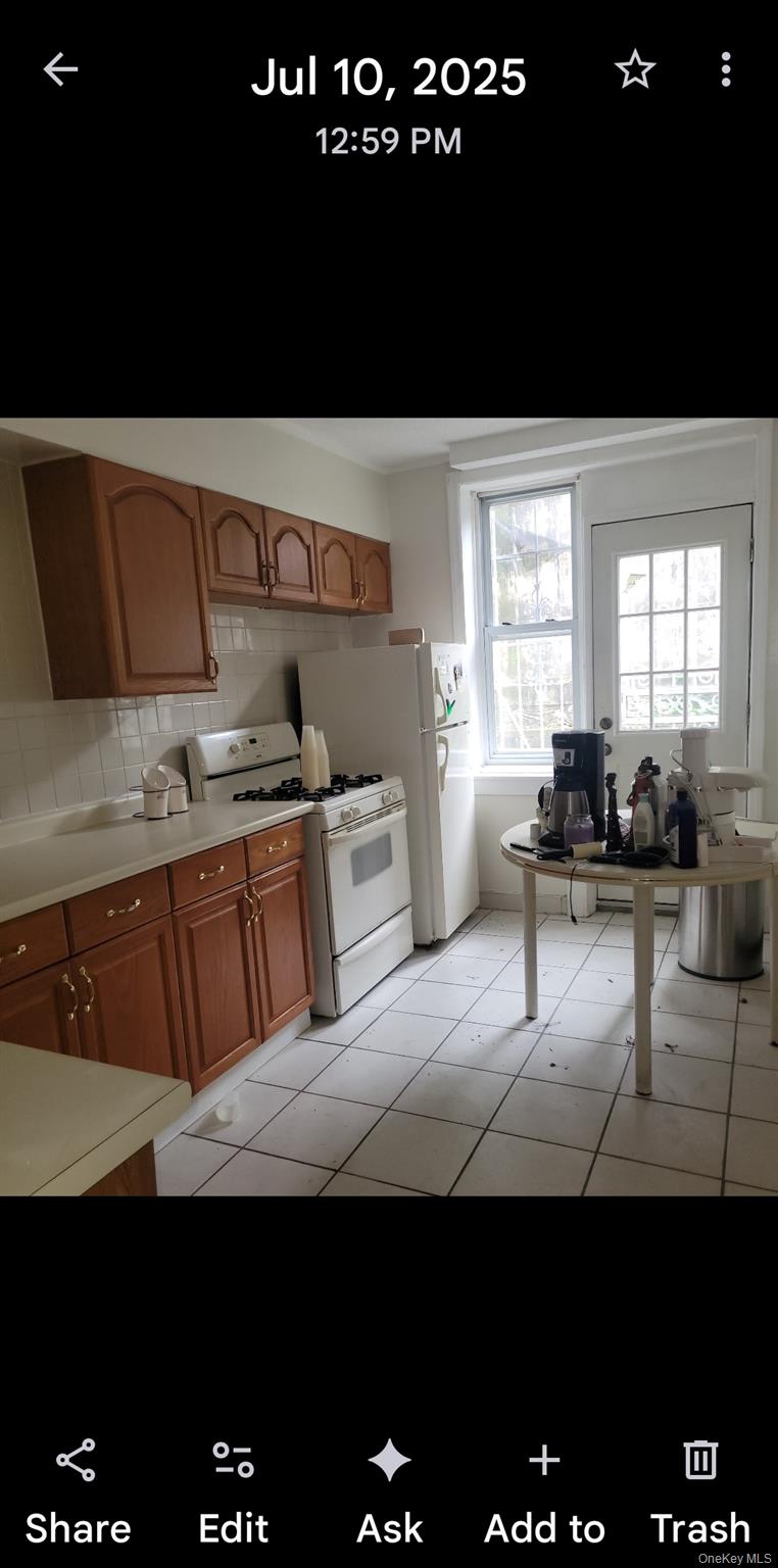 #19 photo, 9310 177th Street, Jamaica , NY 11433