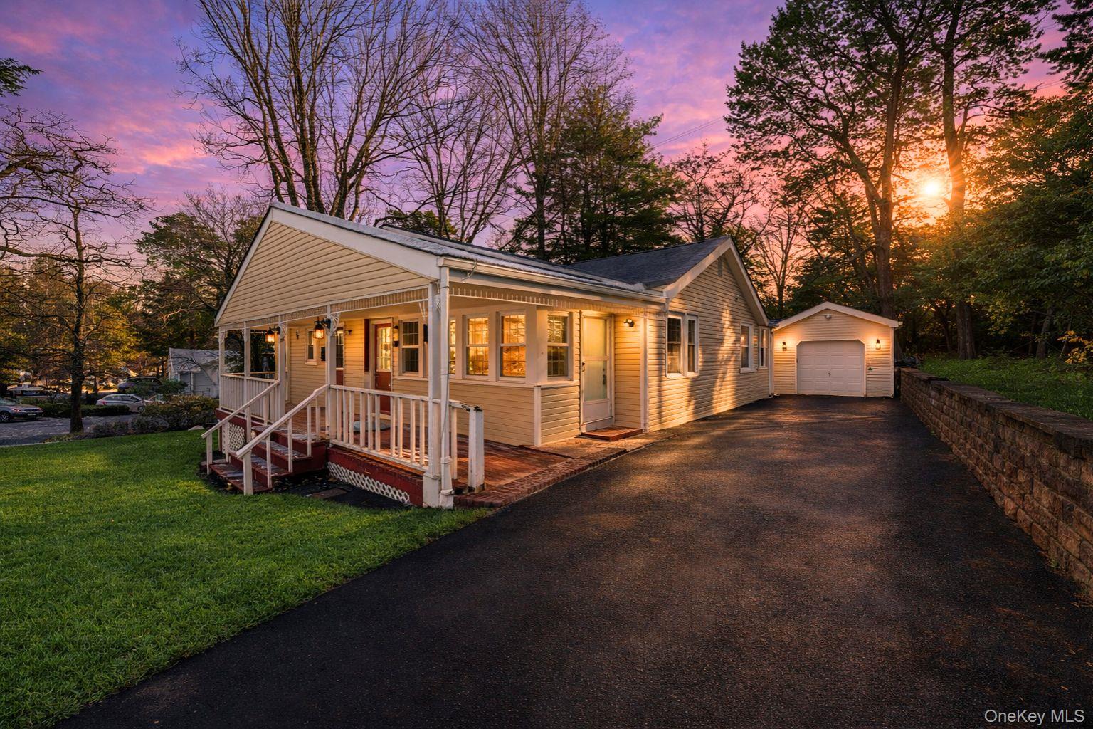 #1 photo, 10 Pinedale Avenue, מחוז סאפוק Farmingville , NY 11738