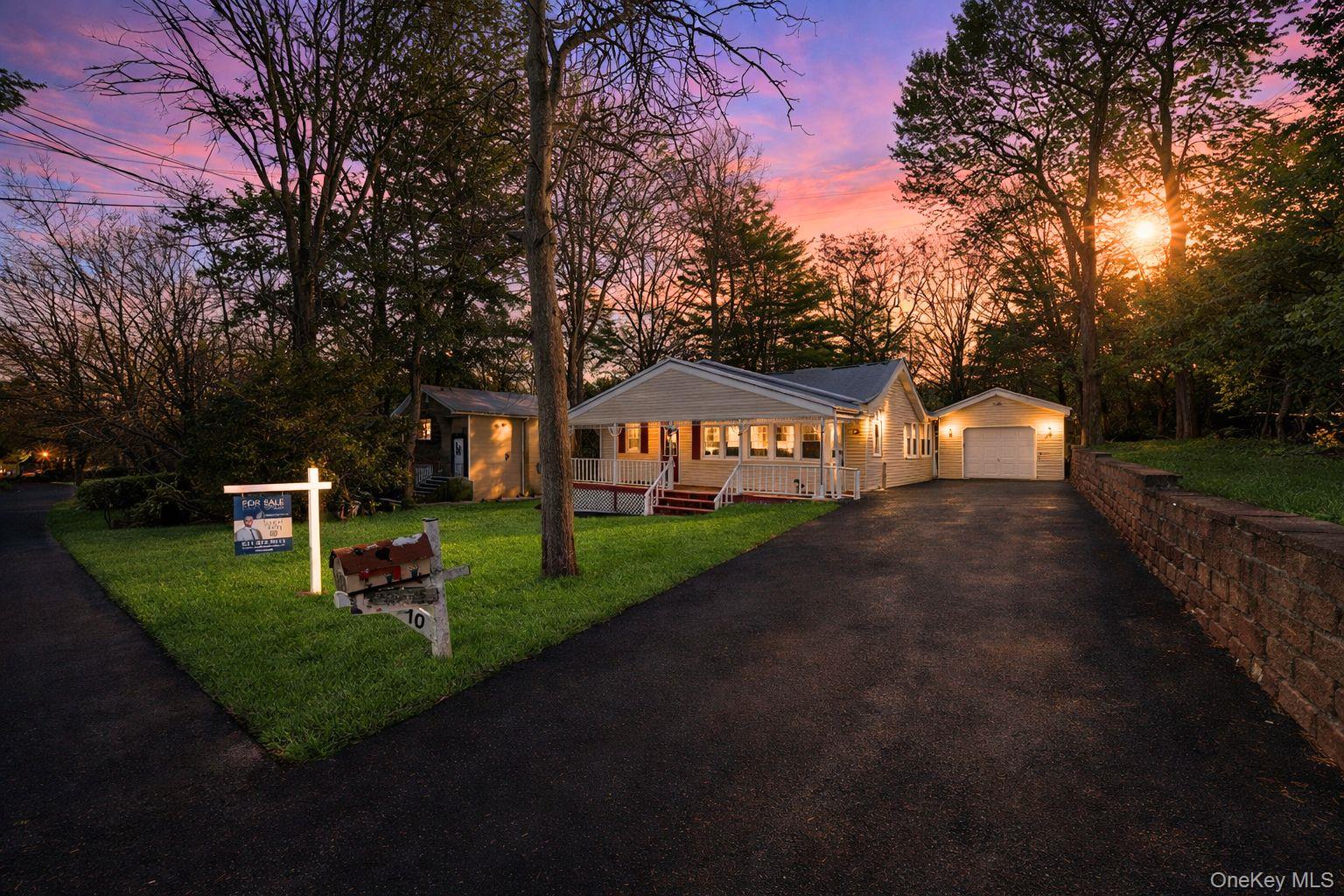 #3 photo, 10 Pinedale Avenue, מחוז סאפוק Farmingville , NY 11738