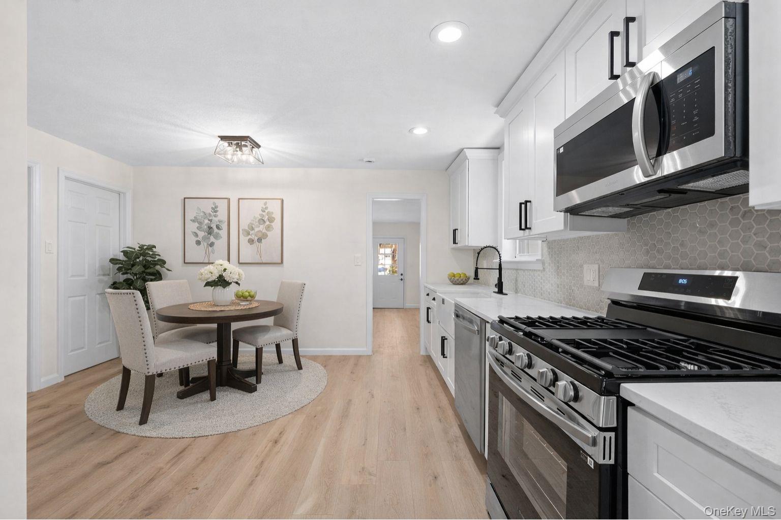 #6 photo, 10 Pinedale Avenue, מחוז סאפוק Farmingville , NY 11738