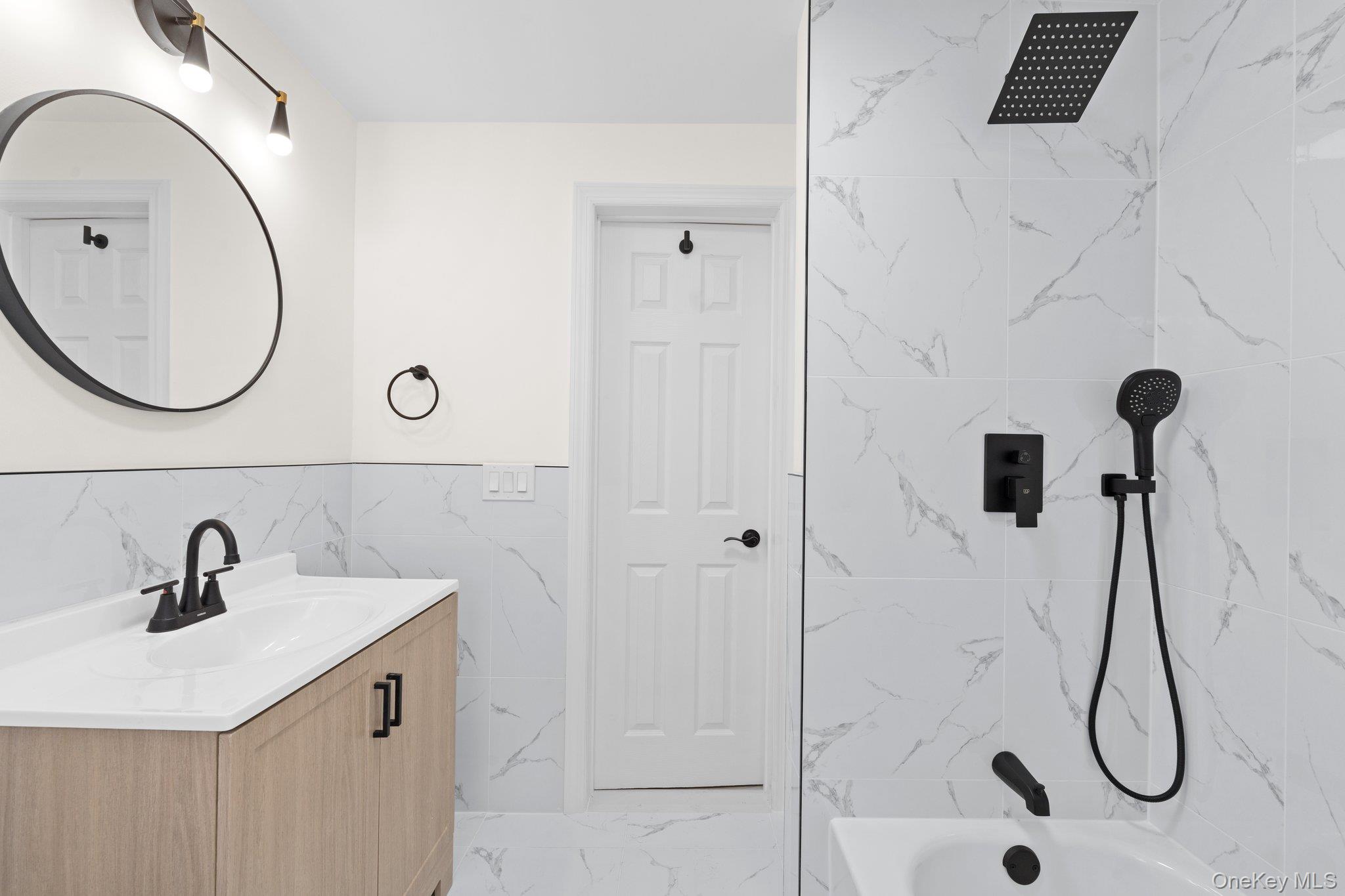 #8 photo, 10 Pinedale Avenue, מחוז סאפוק Farmingville , NY 11738