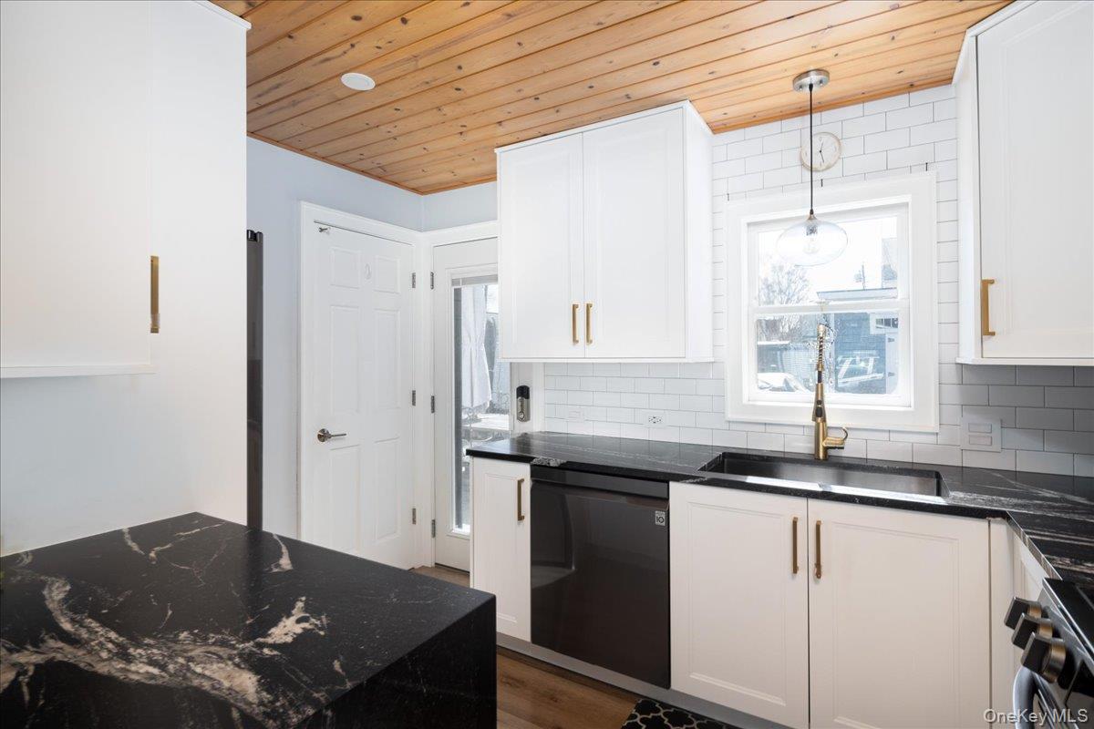 #9 photo, 72 Cleveland Avenue, Massapequa , NY 11758