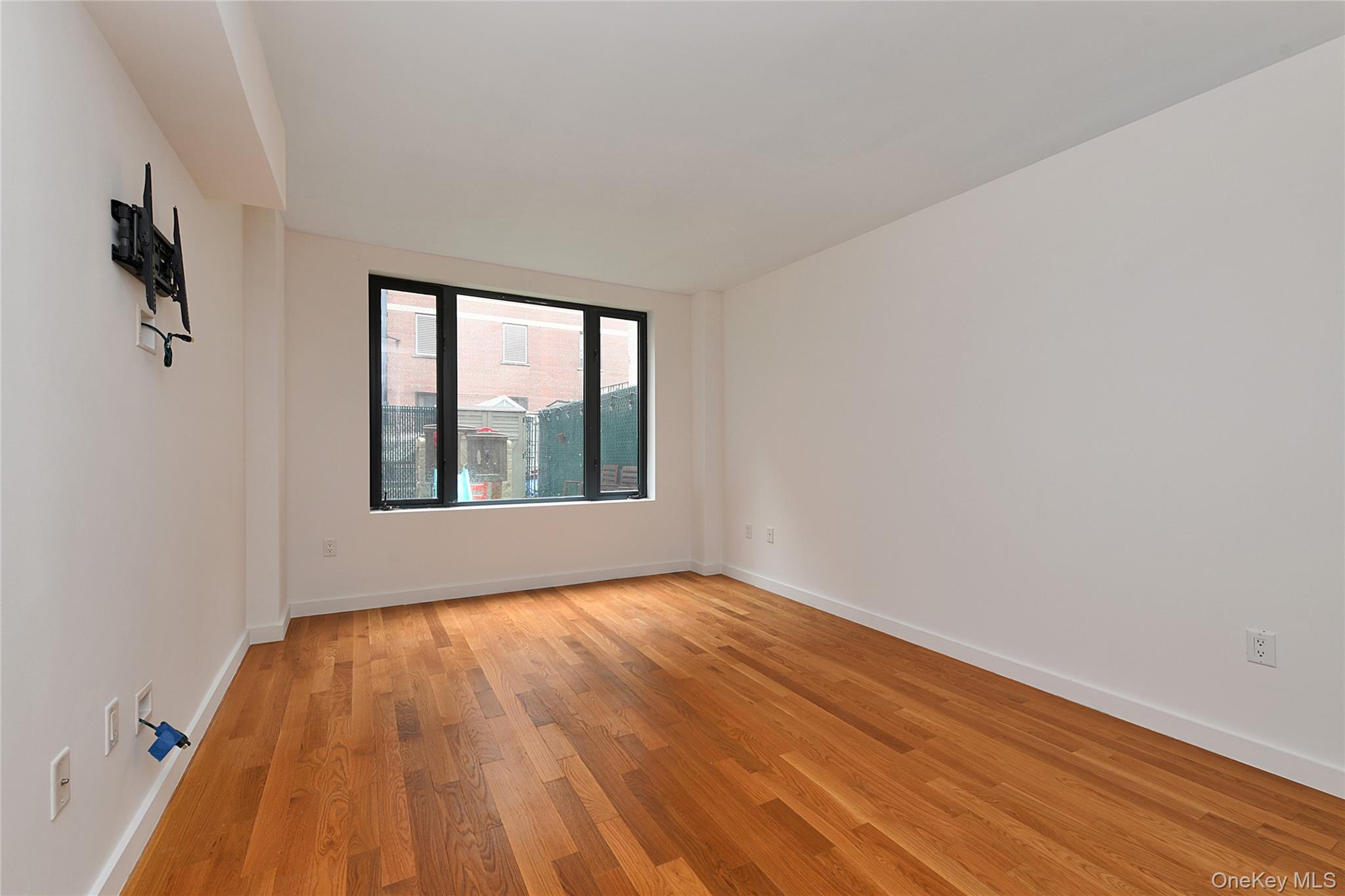 #12 photo, 10620 70th Avenue, Forest Hills , NY 11375