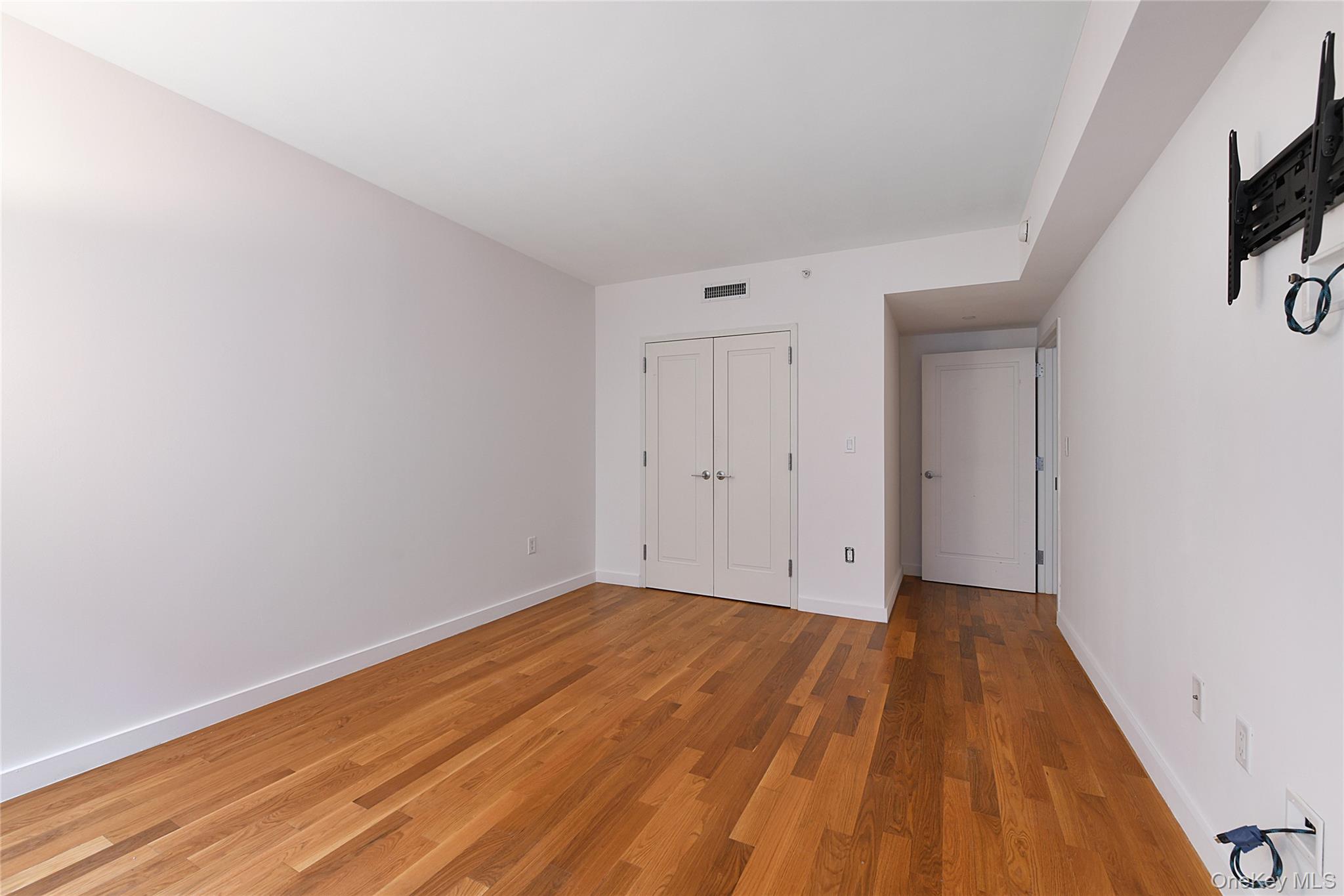 #7 photo, 10620 70th Avenue, Forest Hills , NY 11375