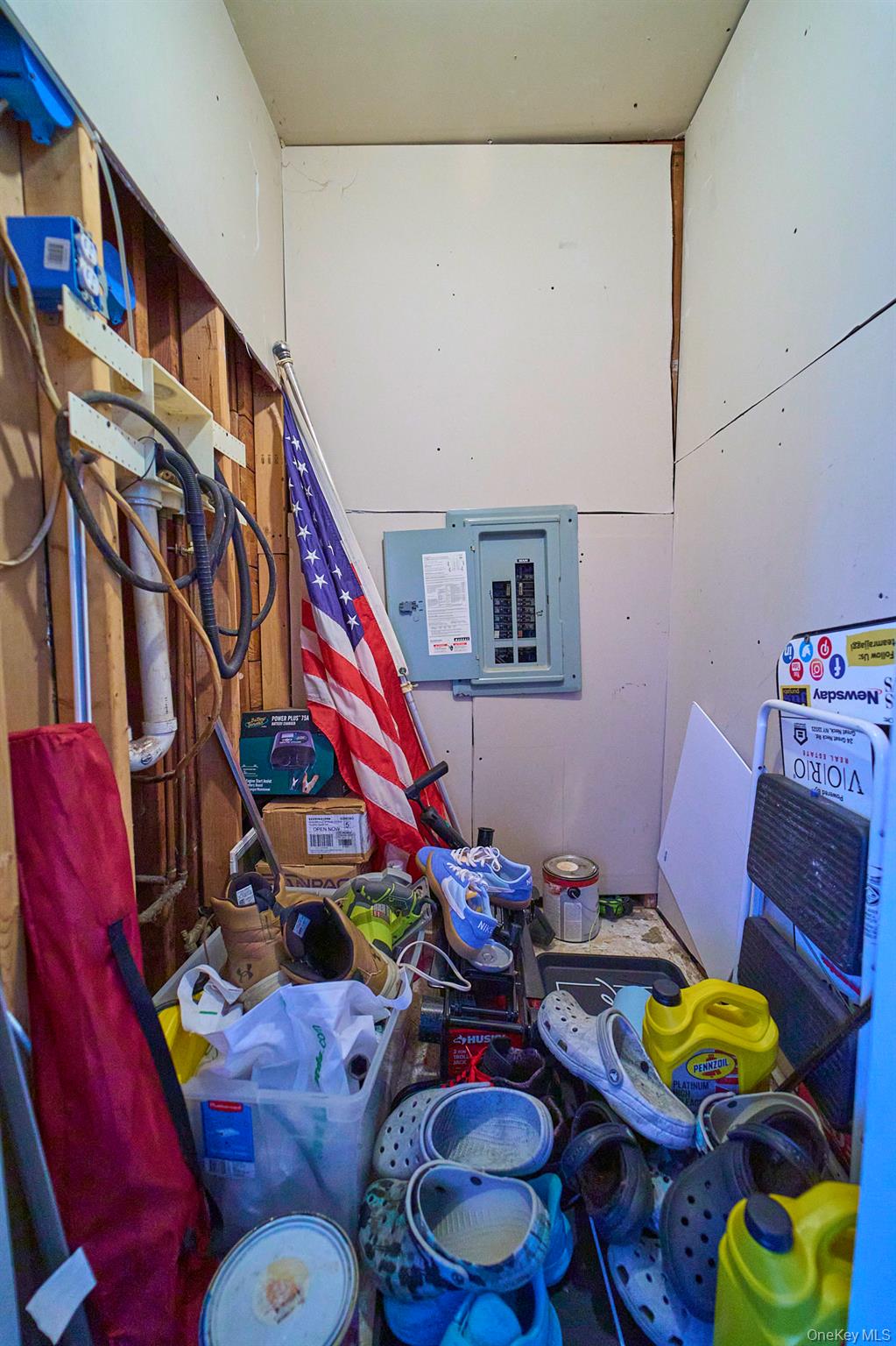 #20 photo, 50 Tower Lane, Levittown , NY 11756