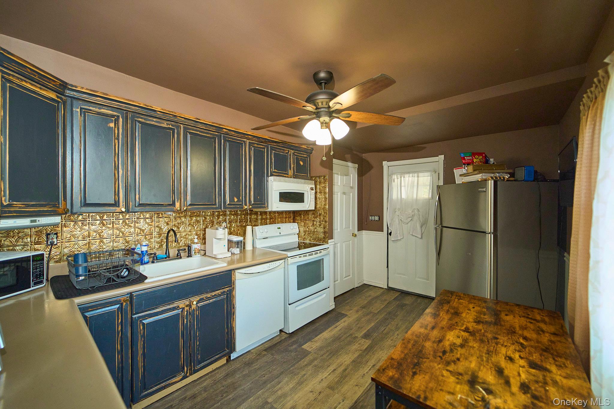 #6 photo, 50 Tower Lane, Levittown , NY 11756