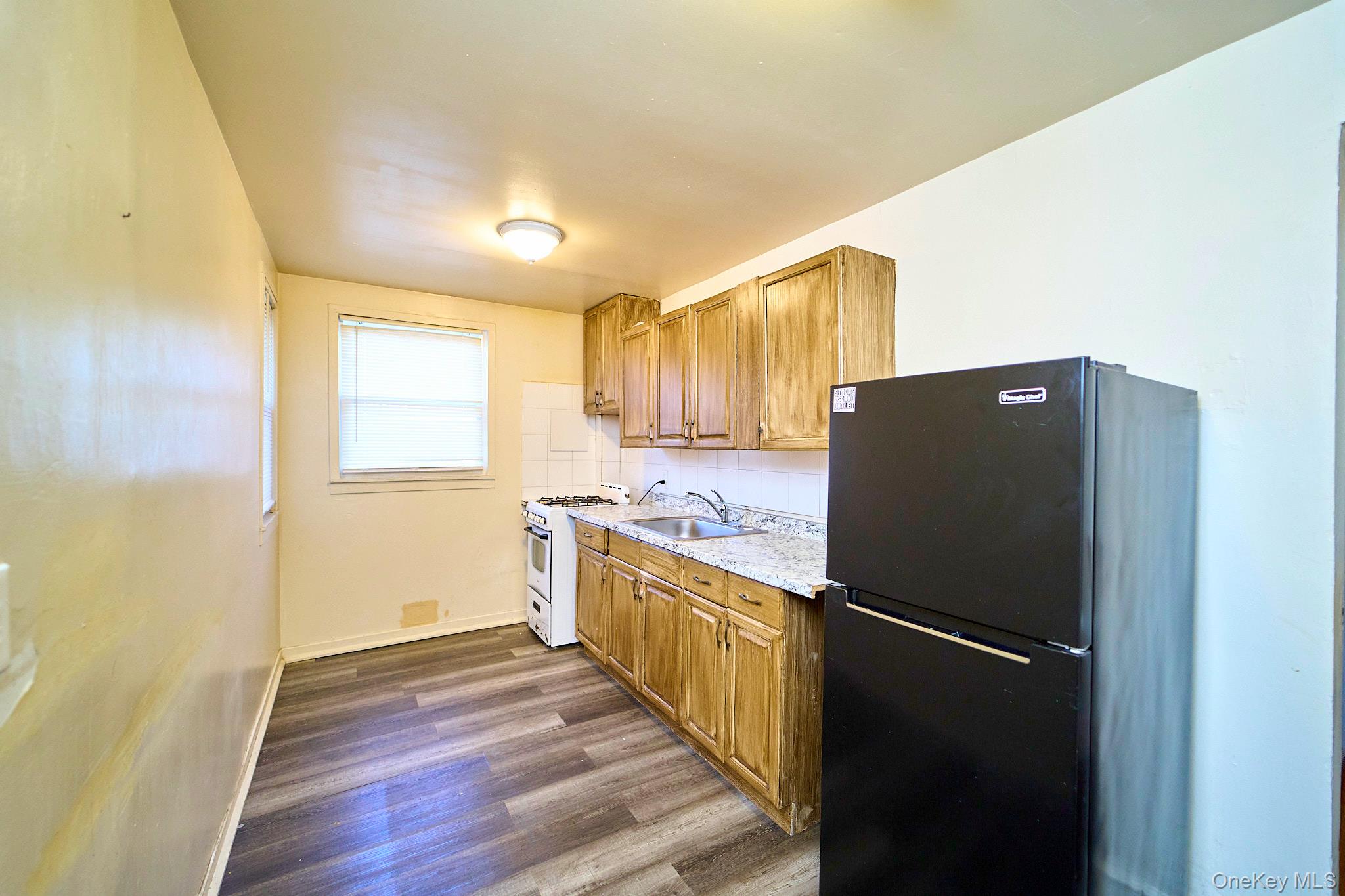 #5 photo, 10 Railroad Avenue, Bethpage , NY 11714