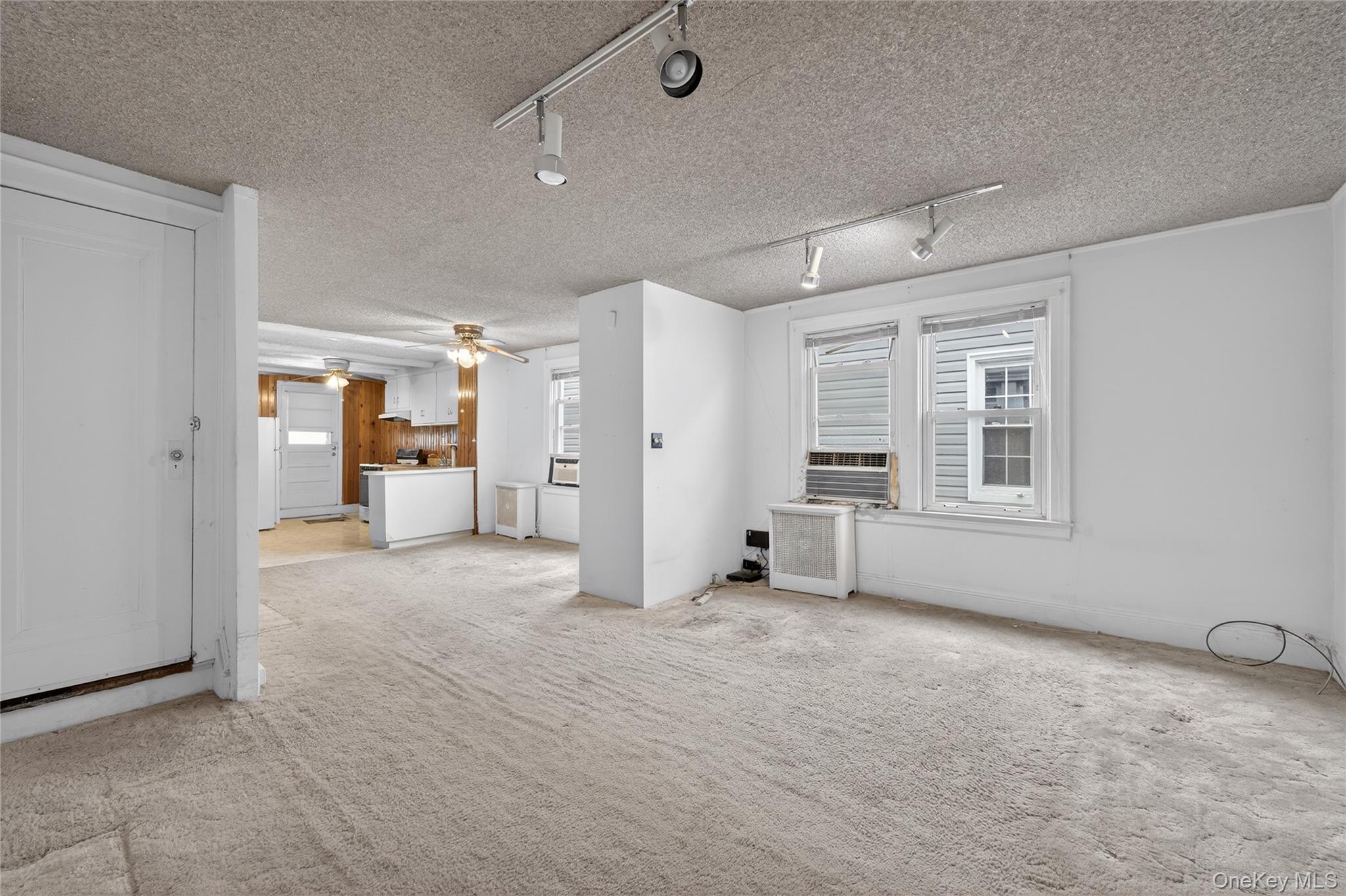 #2 photo, 10115 111th Street, קווינס Richmond Hill , NY 11419