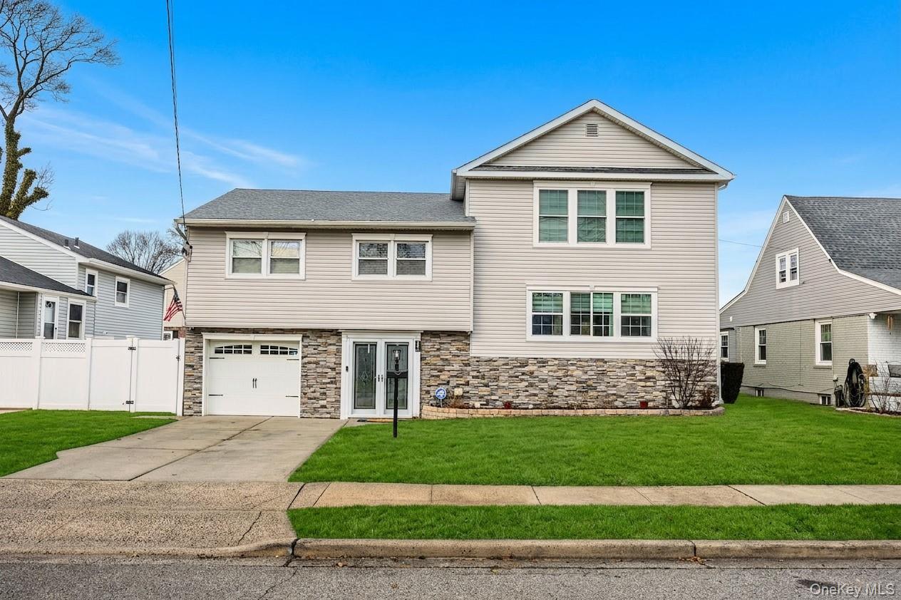 #1 photo, 495 Russell Street, ناسو Baldwin , NY 11510