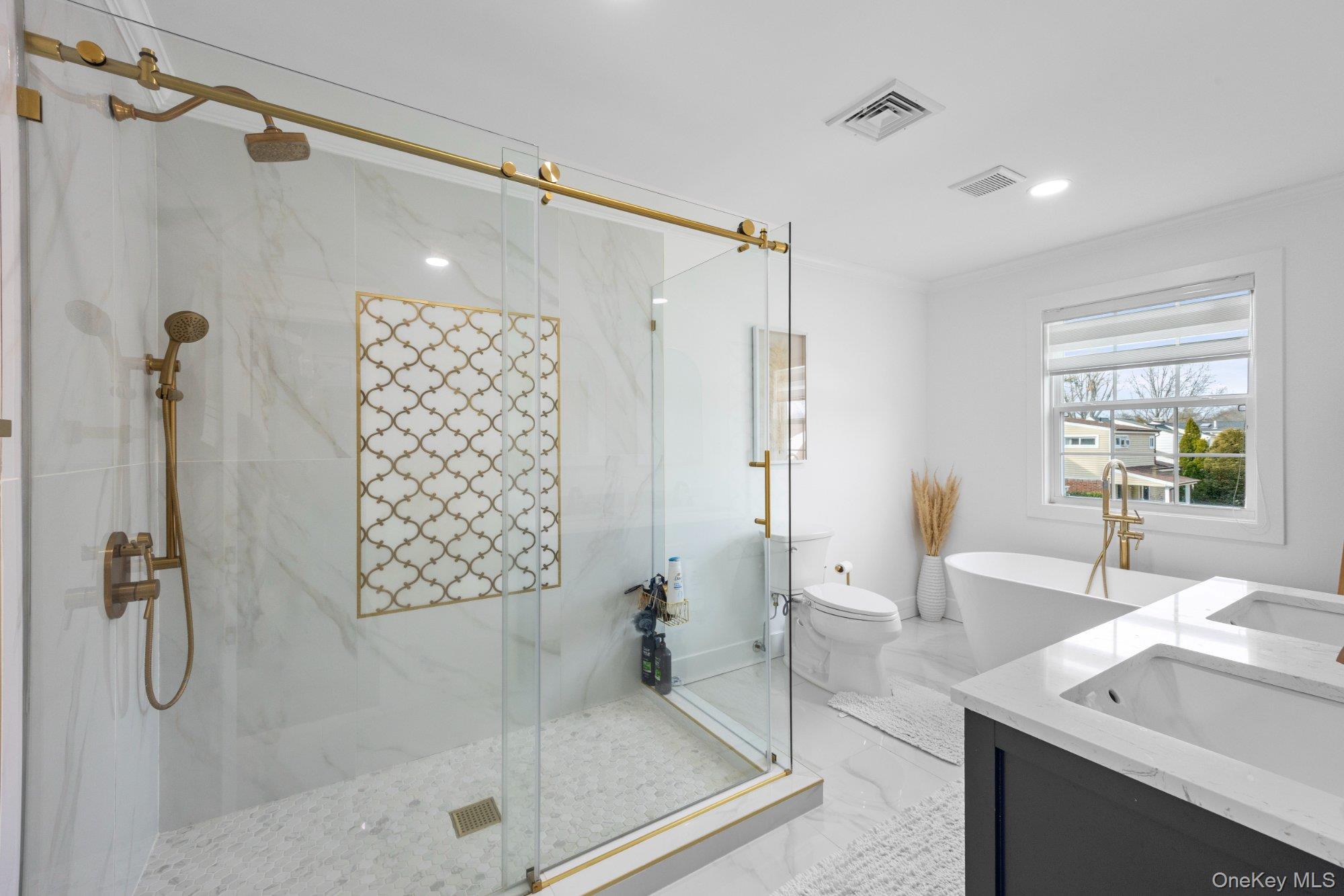 #14 photo, 495 Russell Street, ناسو Baldwin , NY 11510