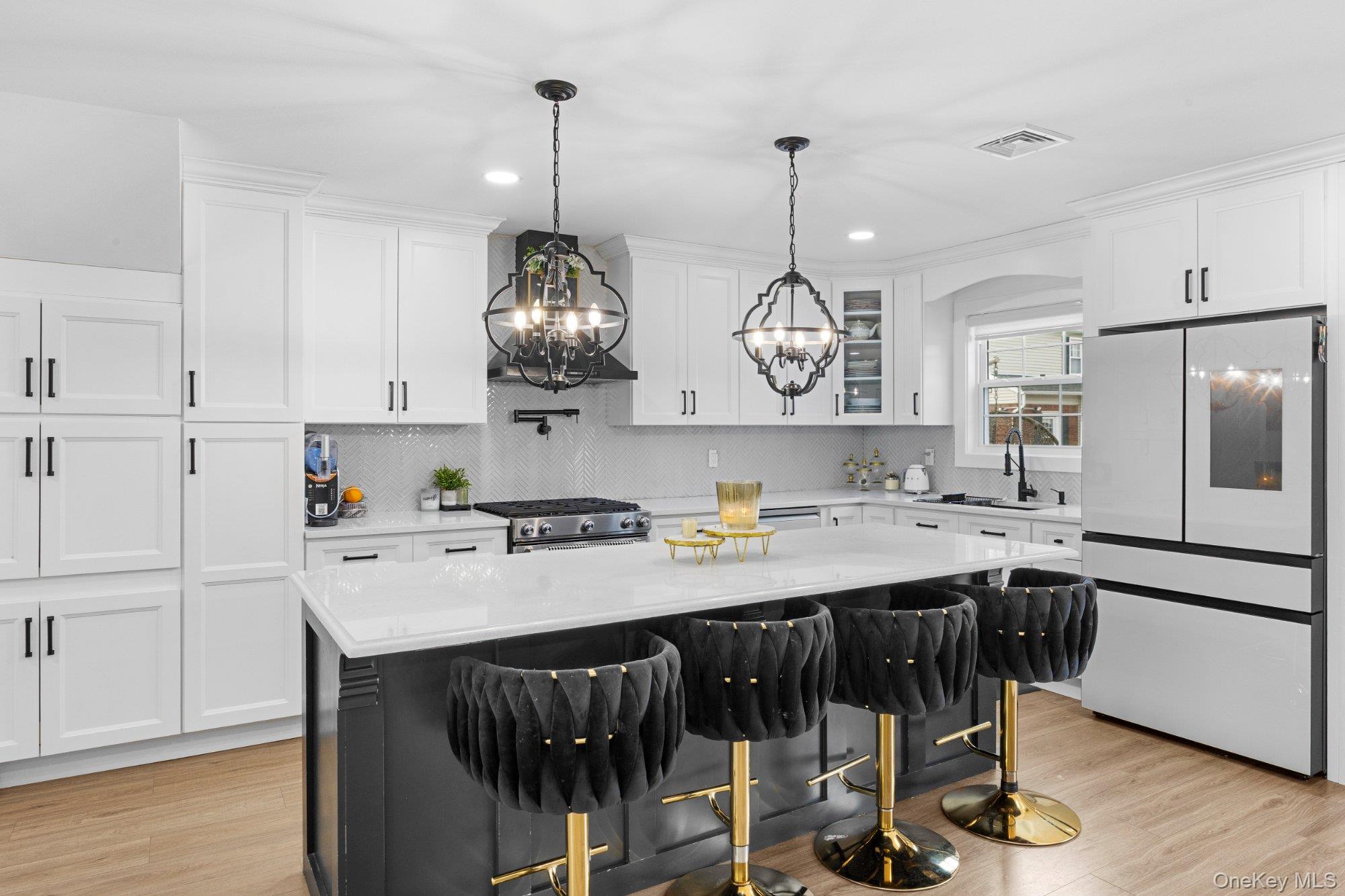 #8 photo, 495 Russell Street, ناسو Baldwin , NY 11510