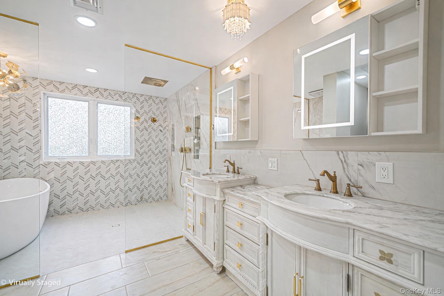 #15 photo, 4 2nd Street, מחוז נסאו Woodbury , NY 11797