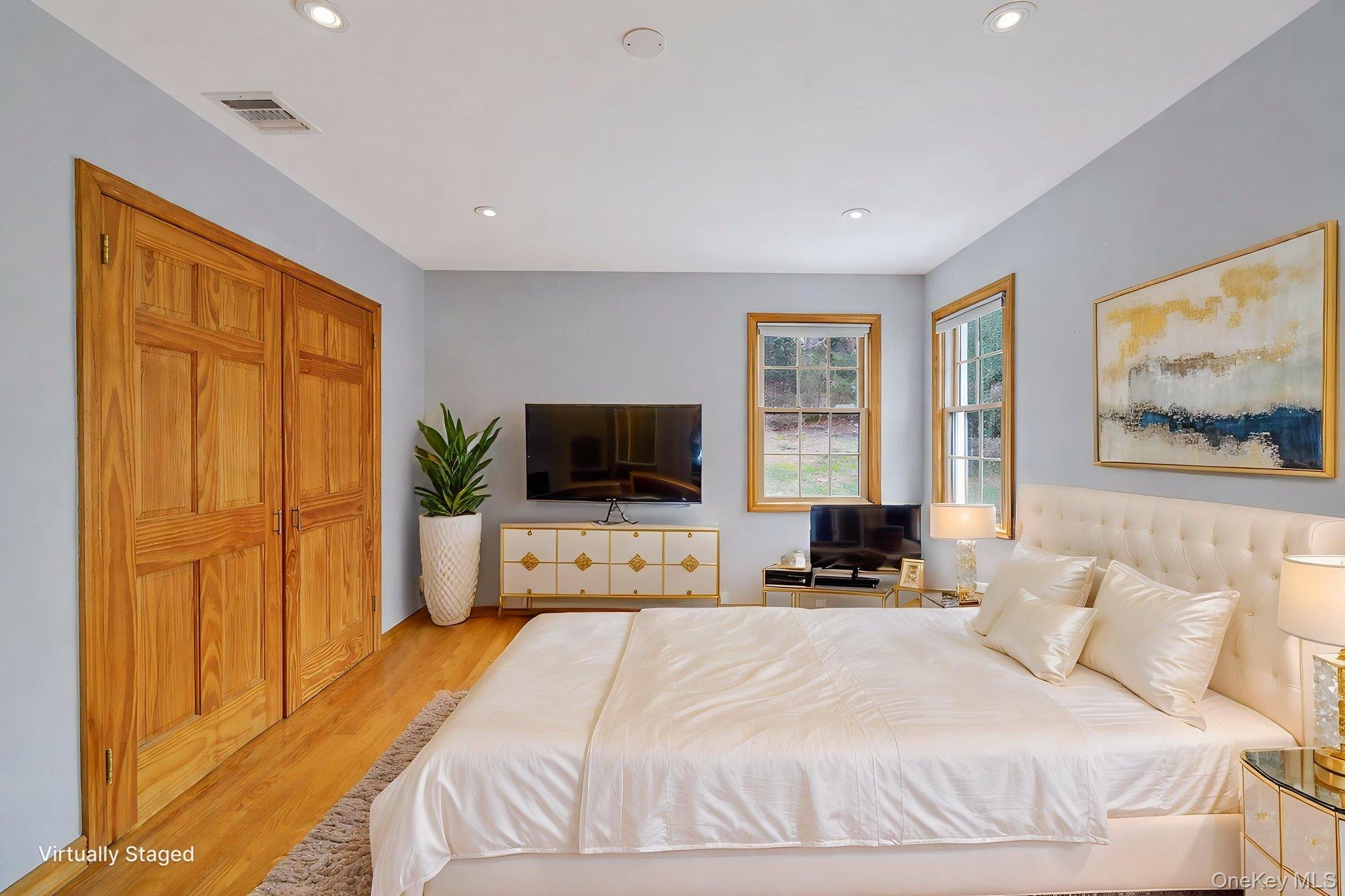 #18 photo, 4 2nd Street, מחוז נסאו Woodbury , NY 11797