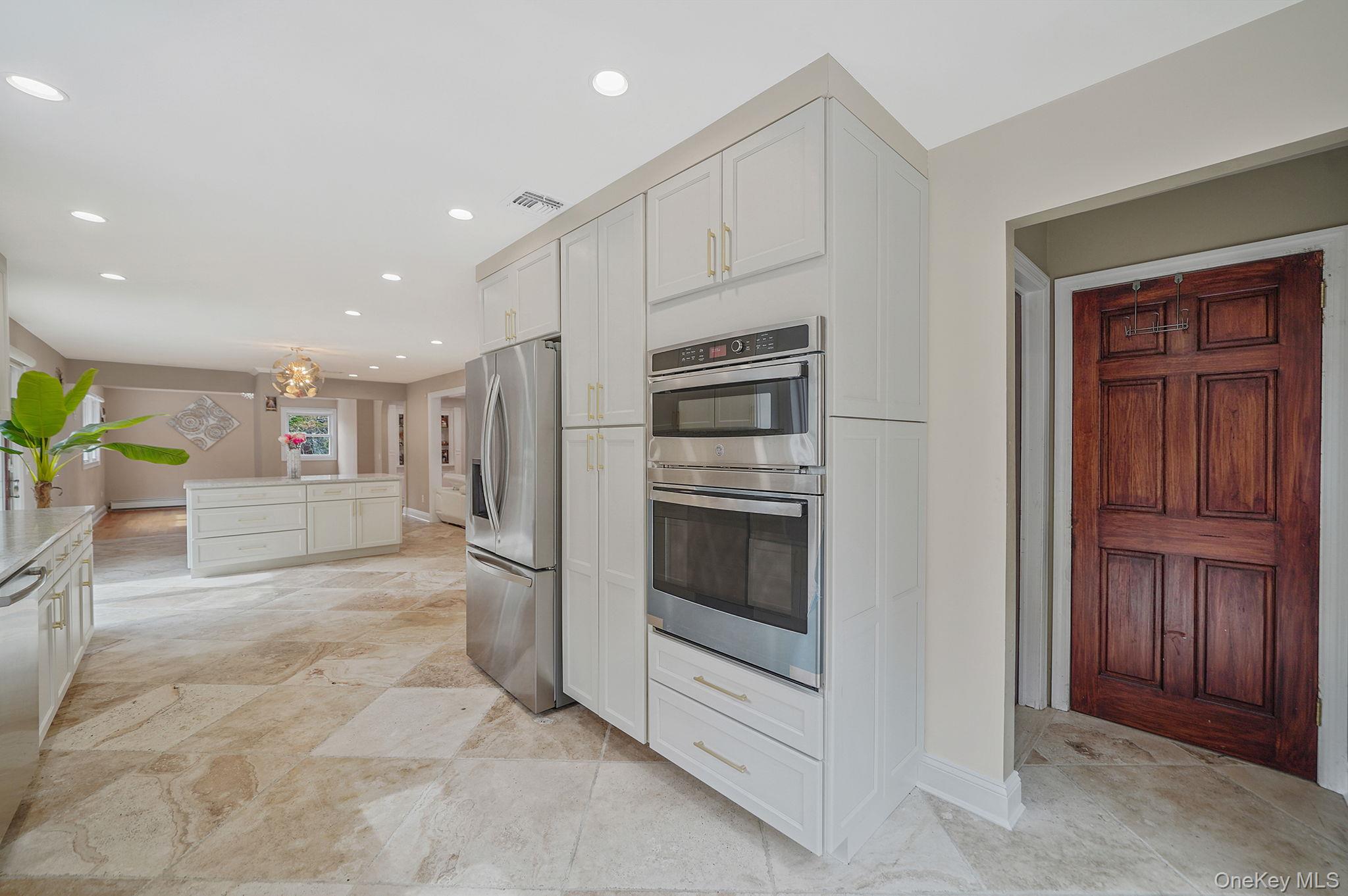 #6 photo, 4 2nd Street, מחוז נסאו Woodbury , NY 11797