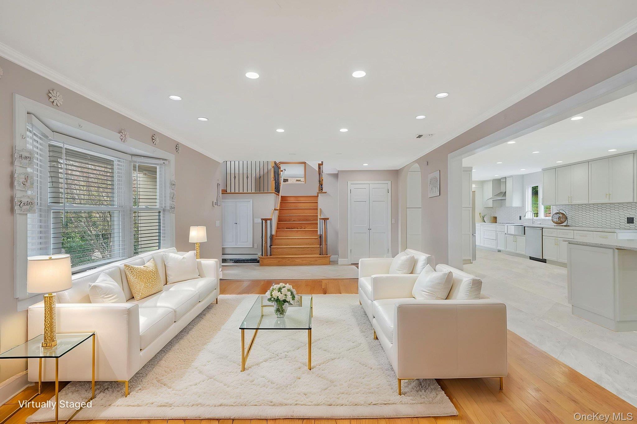 #7 photo, 4 2nd Street, מחוז נסאו Woodbury , NY 11797