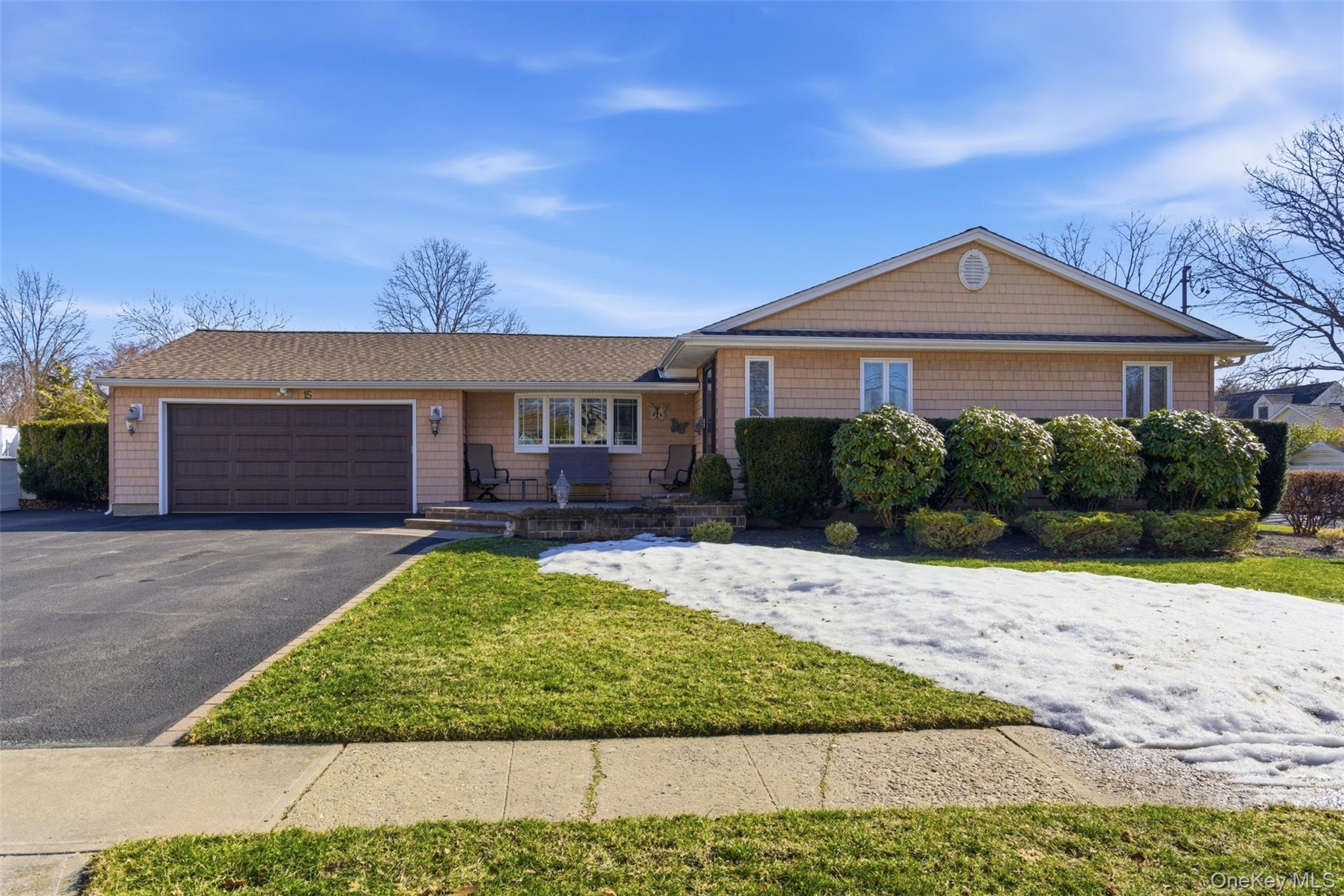 #2 photo, 15 Leeward Lane, Commack , NY 11725