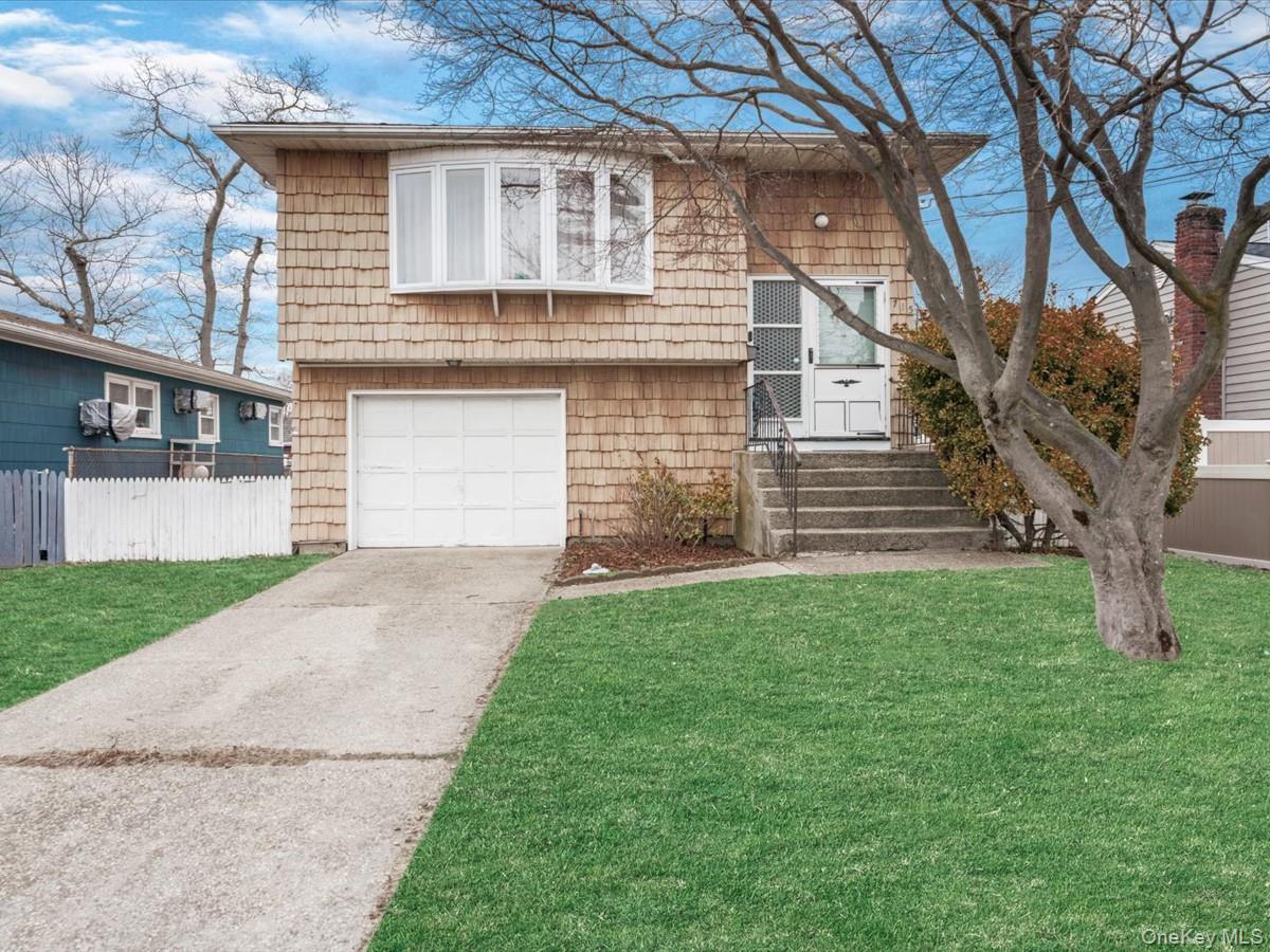 #1 photo, 715 McCall Avenue, West Islip , NY 11795