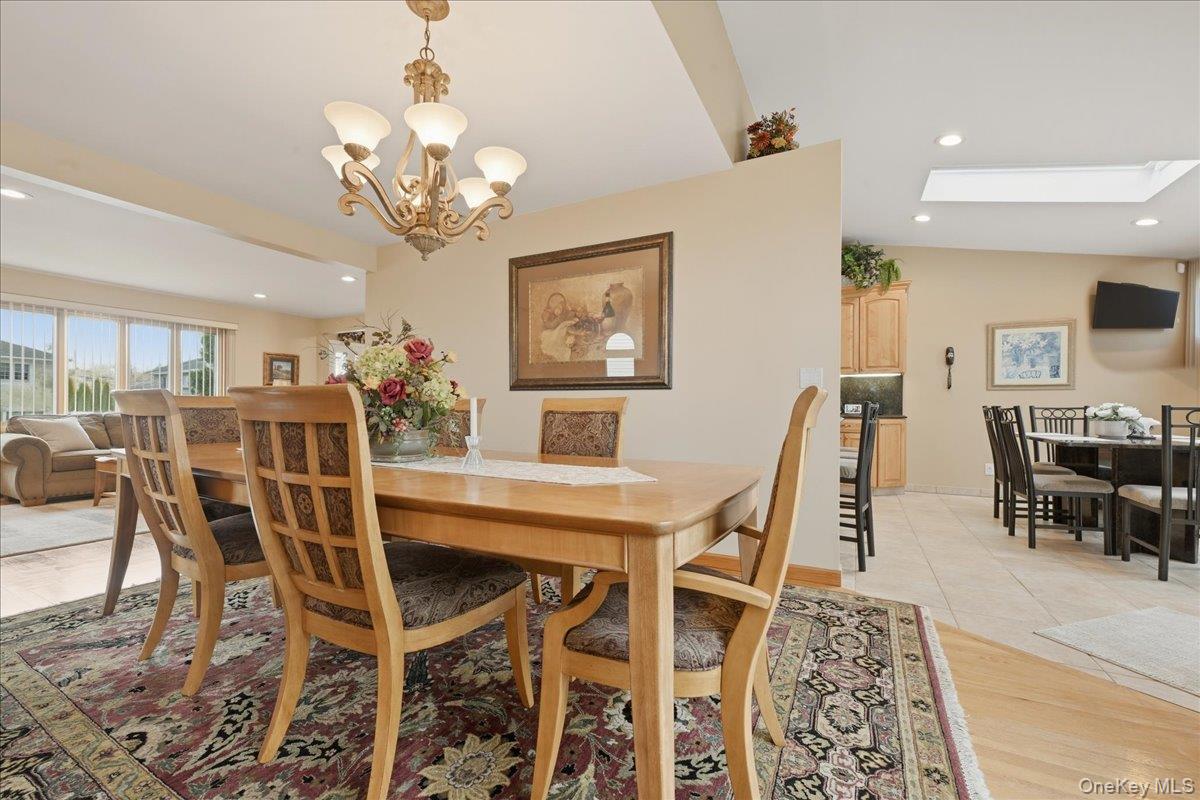 #14 photo, 19 Keswick Lane, Plainview , NY 11803