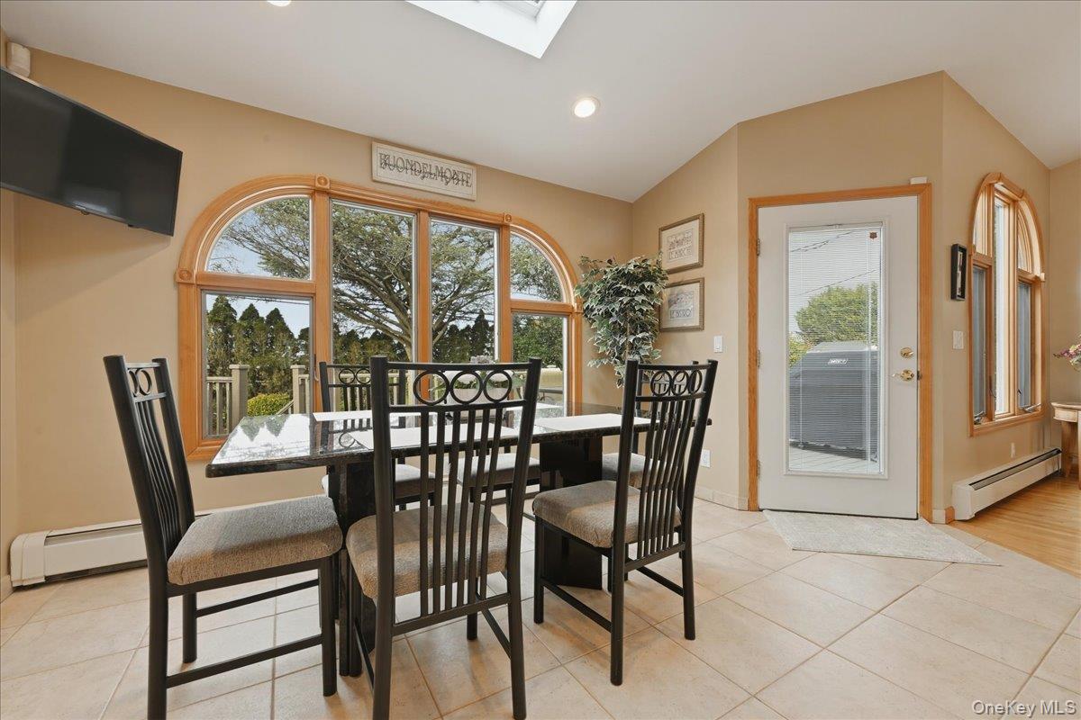 #17 photo, 19 Keswick Lane, Plainview , NY 11803