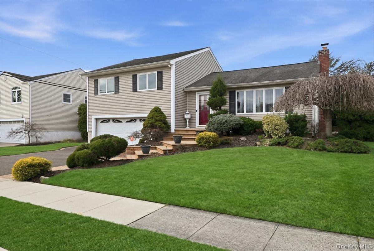 #5 photo, 19 Keswick Lane, Plainview , NY 11803