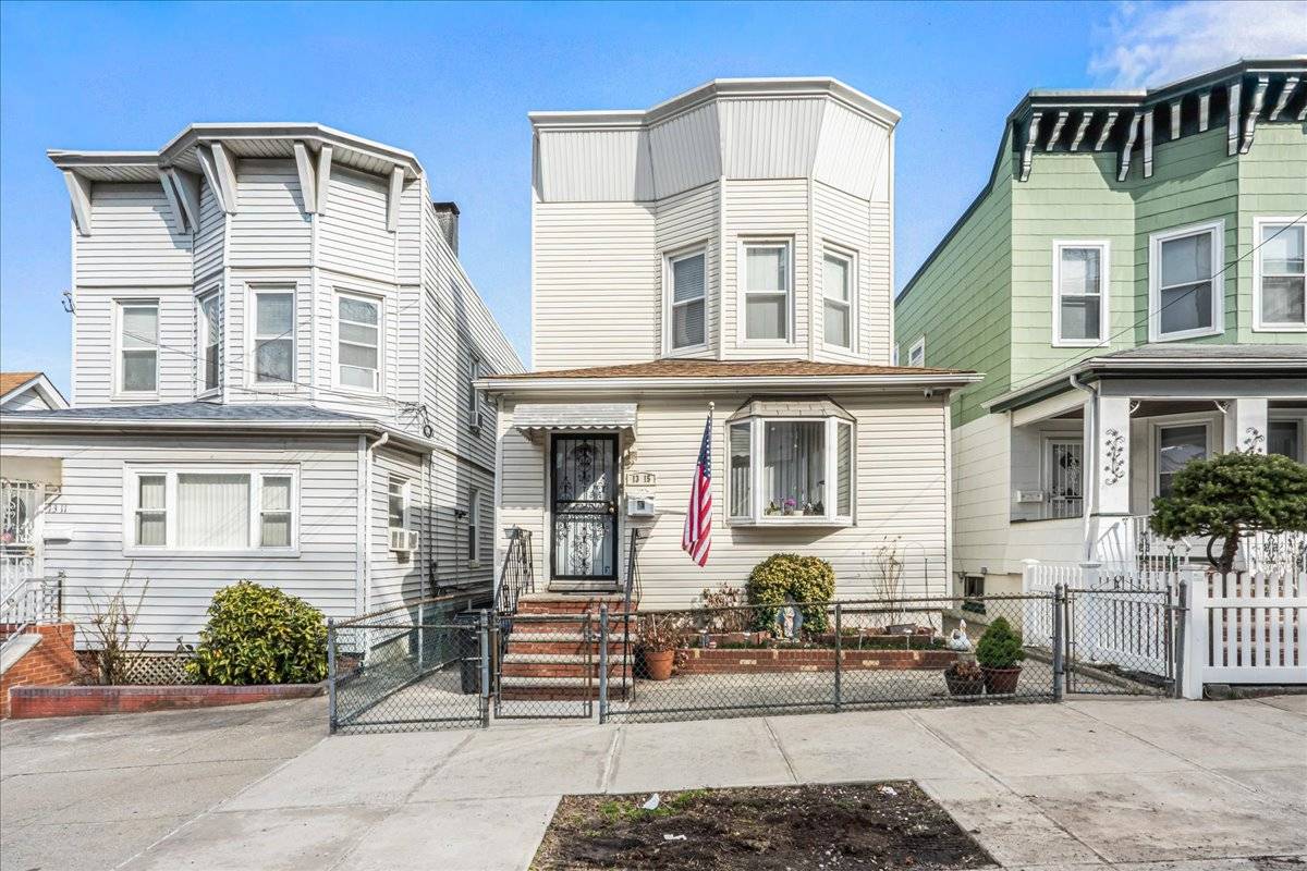 #1 photo, 13-15 124th St, College Point , NY 11356