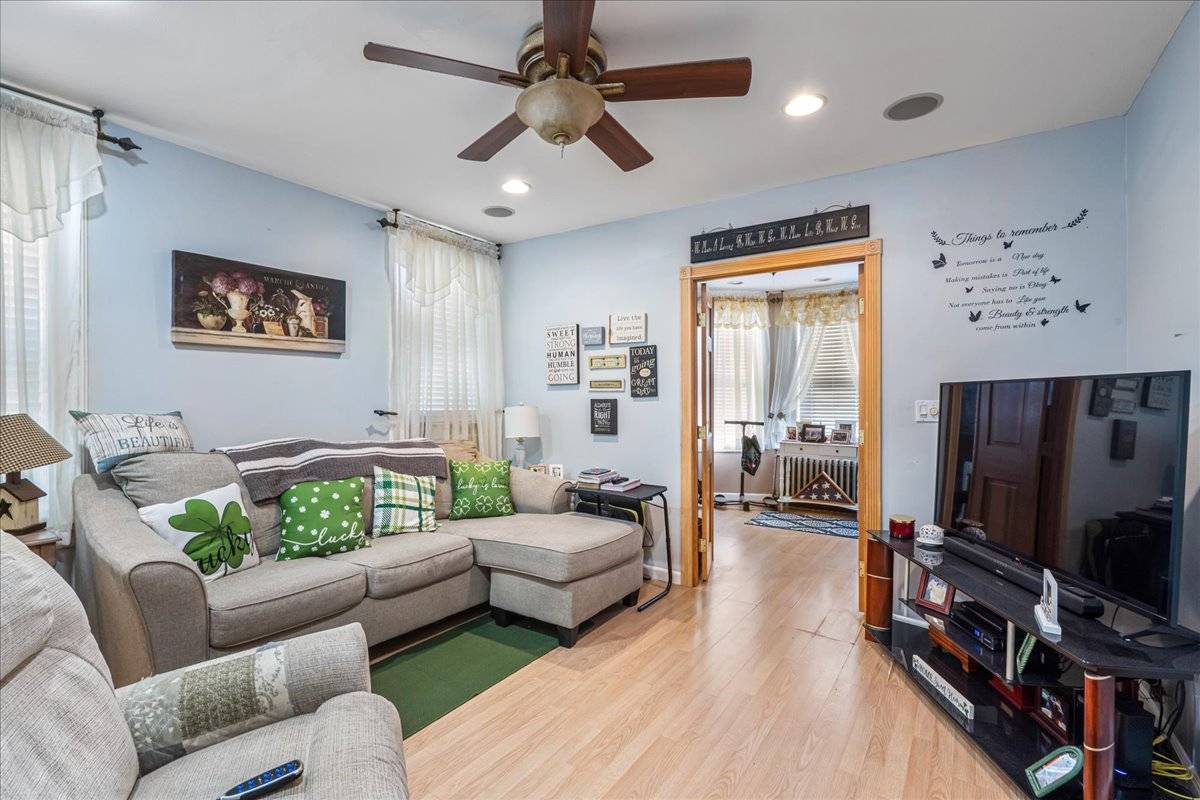 #15 photo, 13-15 124th St, College Point , NY 11356