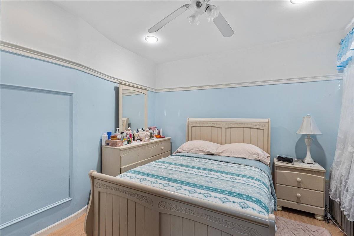 #18 photo, 13-15 124th St, College Point , NY 11356