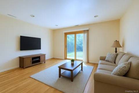 #10 photo, 160-32 11th Ave, Beechhurst , NY 11357