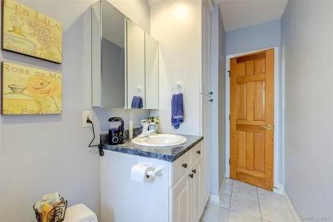 #19 photo, 160-32 11th Ave, Beechhurst , NY 11357