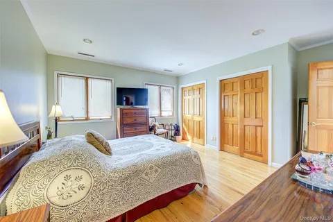 #25 photo, 160-32 11th Ave, Beechhurst , NY 11357