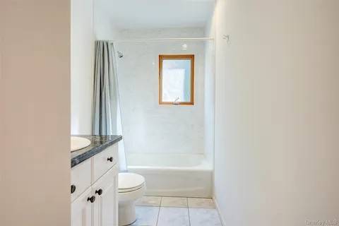 #8 photo, 160-32 11th Ave, Beechhurst , NY 11357