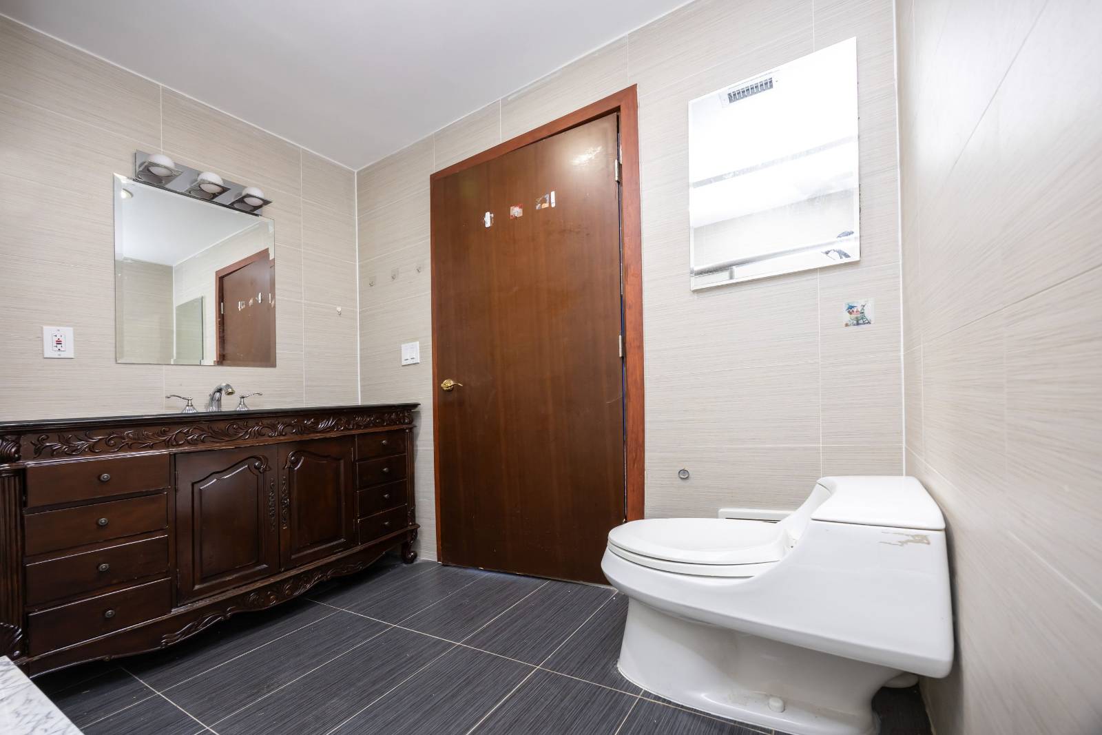 #19 photo, 133-38 Sanford Avenue, #17B, Flushing , NY 11355