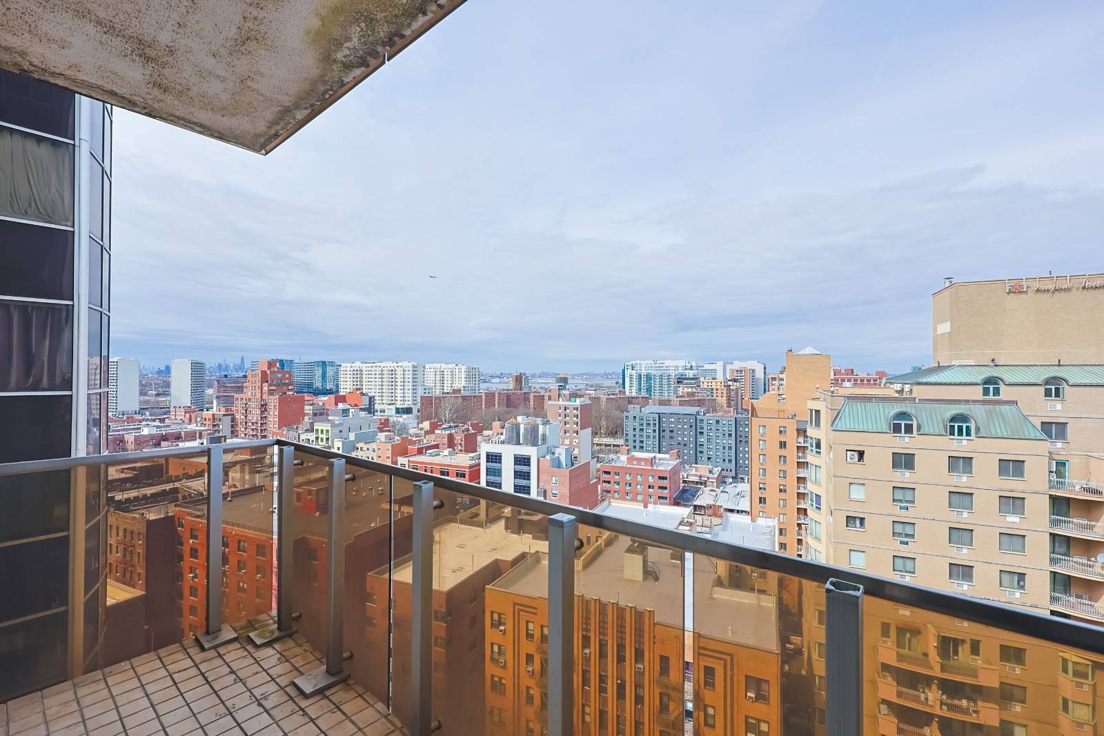 #25 photo, 133-38 Sanford Avenue, #17B, Flushing , NY 11355