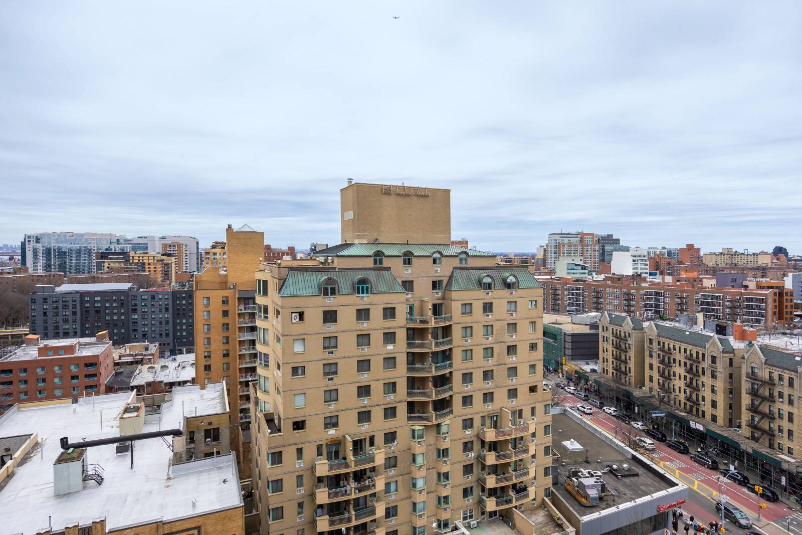 #33 photo, 133-38 Sanford Avenue, #17B, Flushing , NY 11355