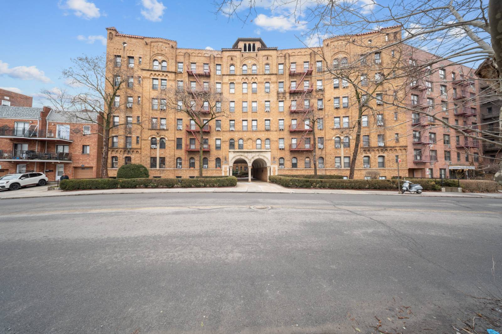#23 photo, 83-44 Lefferts Blvd, #1F, Куинс ‖ Kew Gardens , NY 11415