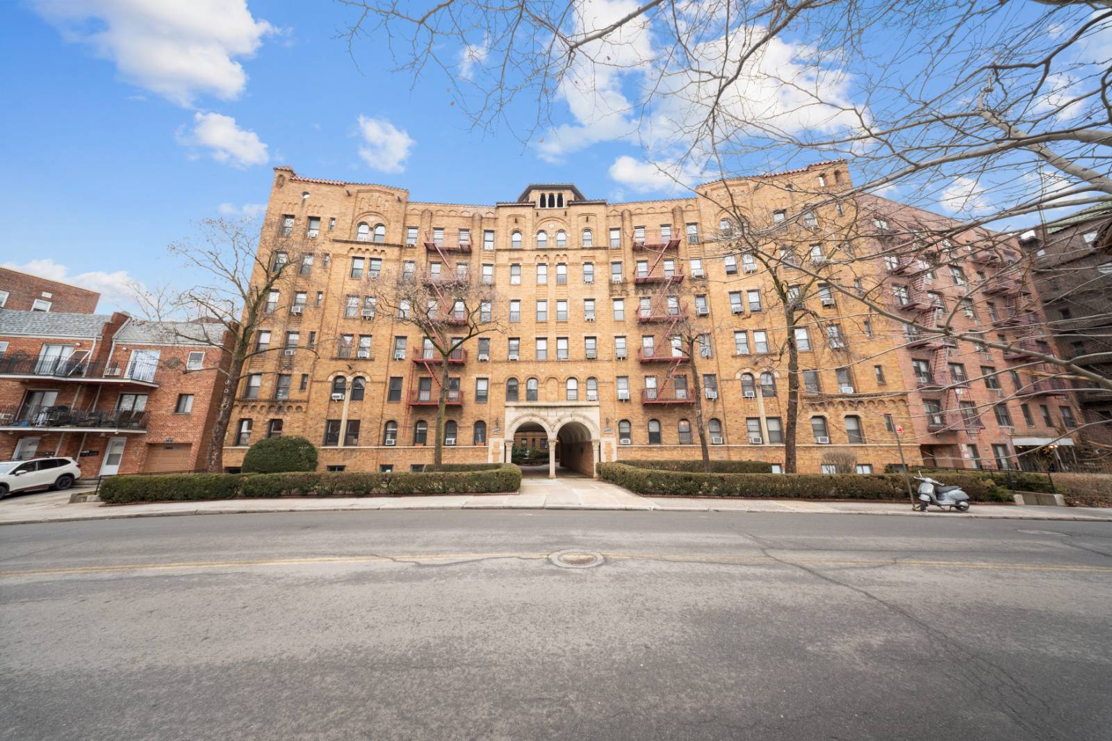 #24 photo, 83-44 Lefferts Blvd, #1F, Куинс ‖ Kew Gardens , NY 11415