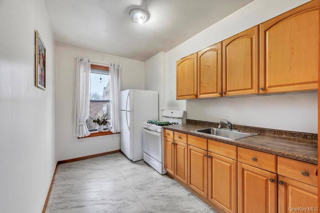 #20 photo, 634 E 3rd Street, Kensington , NY 11218