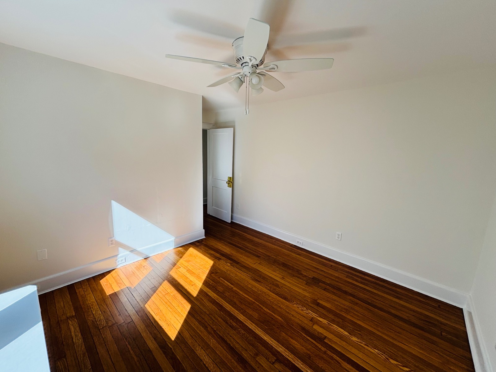 #16 photo, 31 4th St, 长岛 格仑科夫 Glen Cove , NY 11542